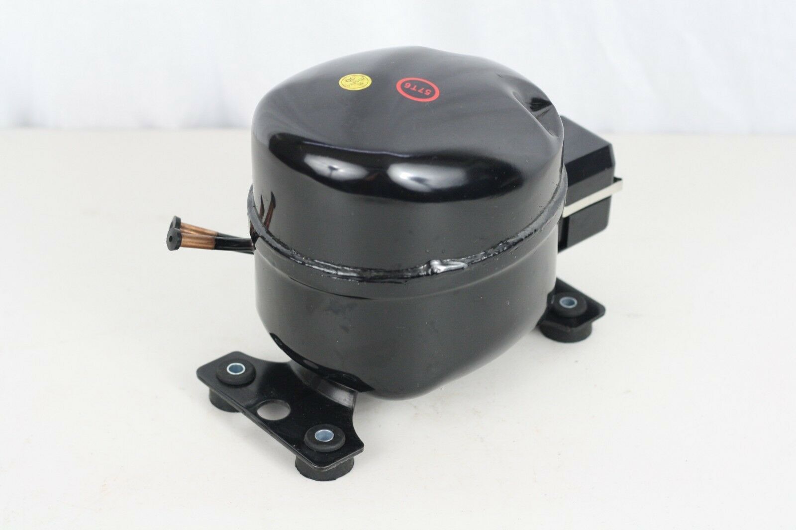 SIKELAN ADW57T6 REFRIGERATION COMPRESSOR 1/4 HP 546BTU 110-120V R134A 50-60HZ