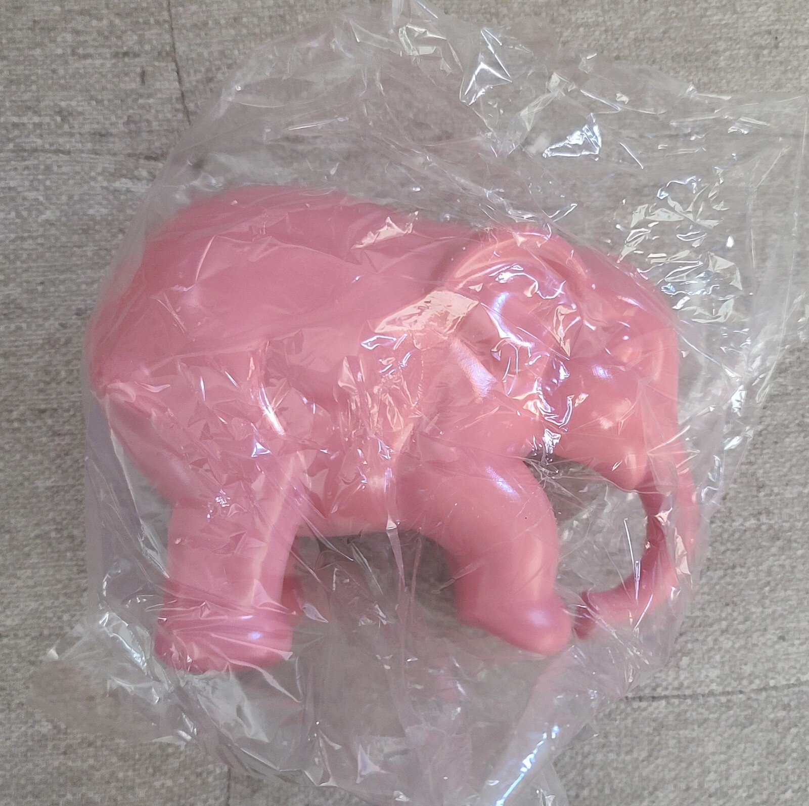 NEW Delirium Tremens Pink Ceramic Elephant 8"x6" Logo Belgian Beer Sculpture Bar