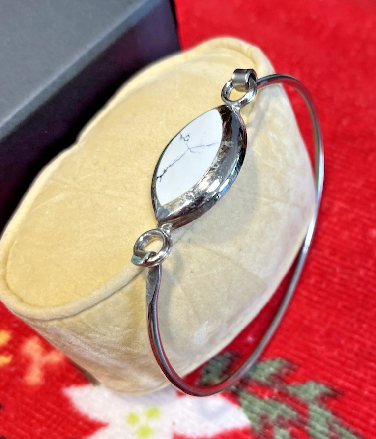 Taxco Mexico Alpaca Silver Howlite Stone Bangle Bracelet