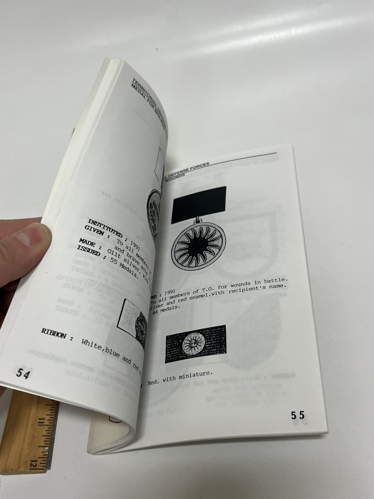 REPUBLIKA SLOVENIA: Army Insignia & Decorations 1918-1992 Medal Reference Book