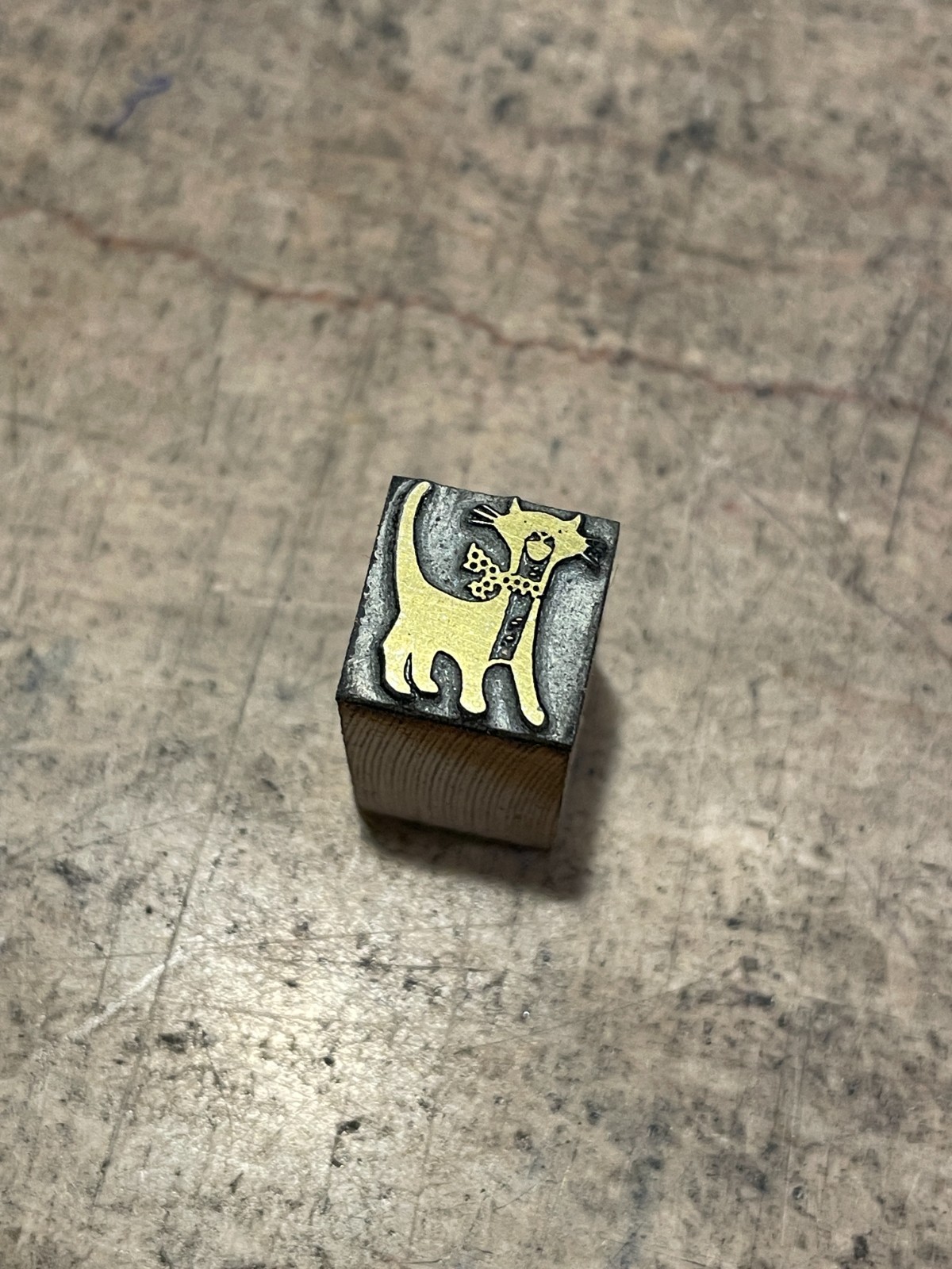 Printing Letterpress Printers Block Small Cat With Ribbon Collar (1233)