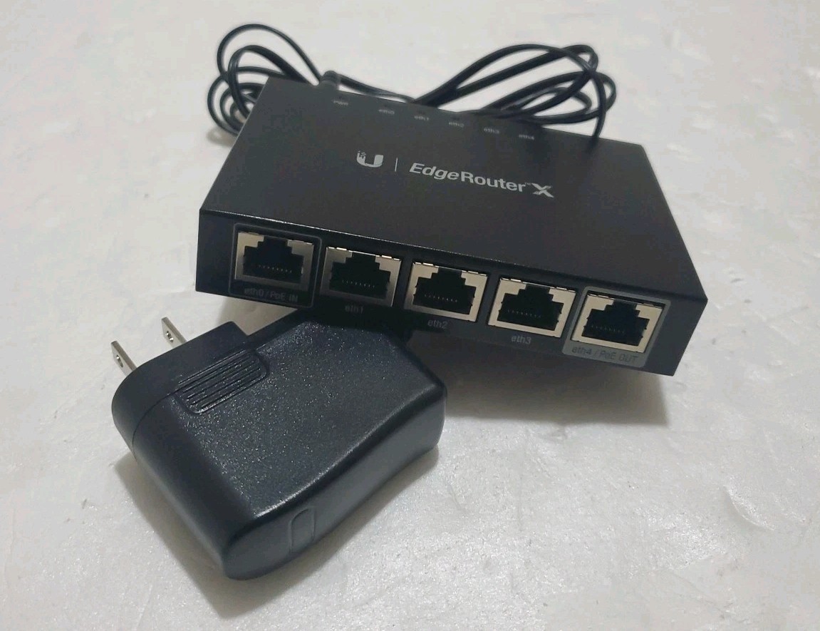 Ubiquiti Networks ER-X EdgeRouter X 5-Port Gigabit Wired Router