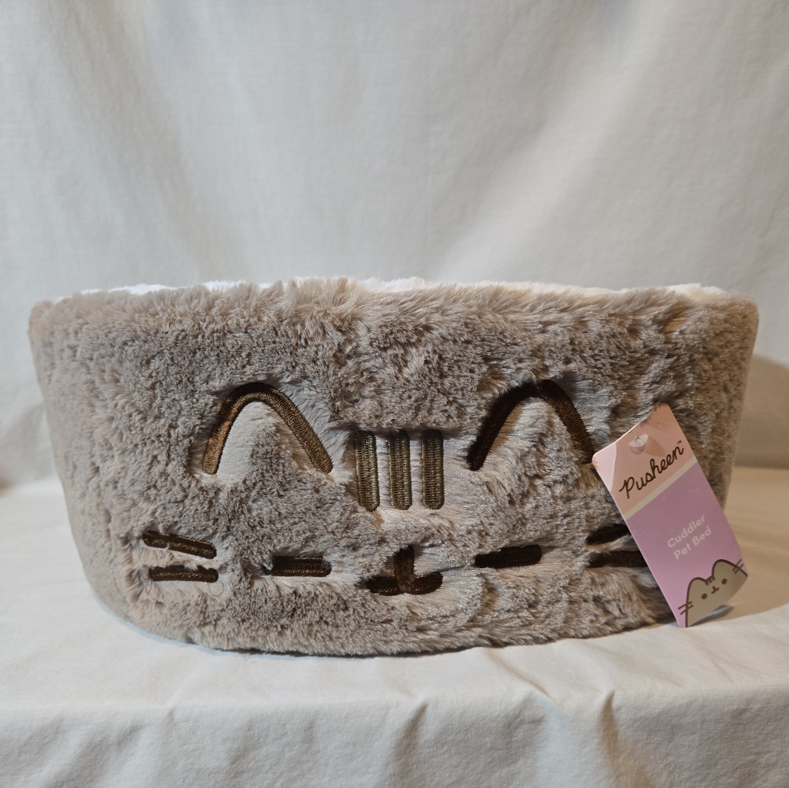 NWT Pusheen Cat Bed Mini Christmas Throw Blanket Cuddler Pet Holiday Culturefly