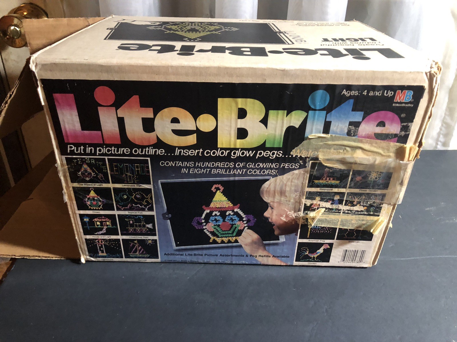 Vintage Original LITE BRITE 1989 Hasbro Works with Box 300+ pegs 31 + pages