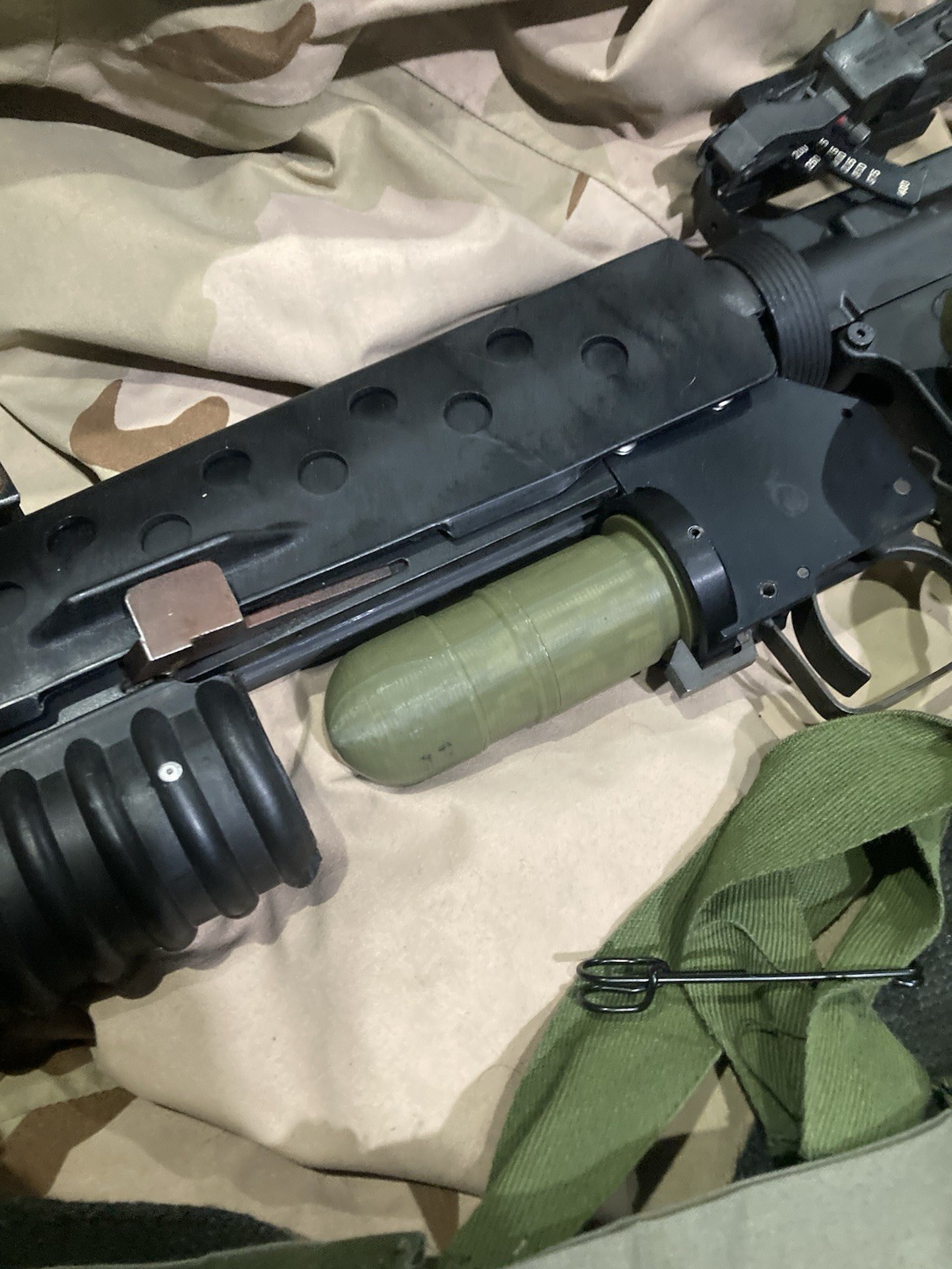 40mm Inert Replica HEDP (37mm sized) For Living History W/bandolier USGI Nam