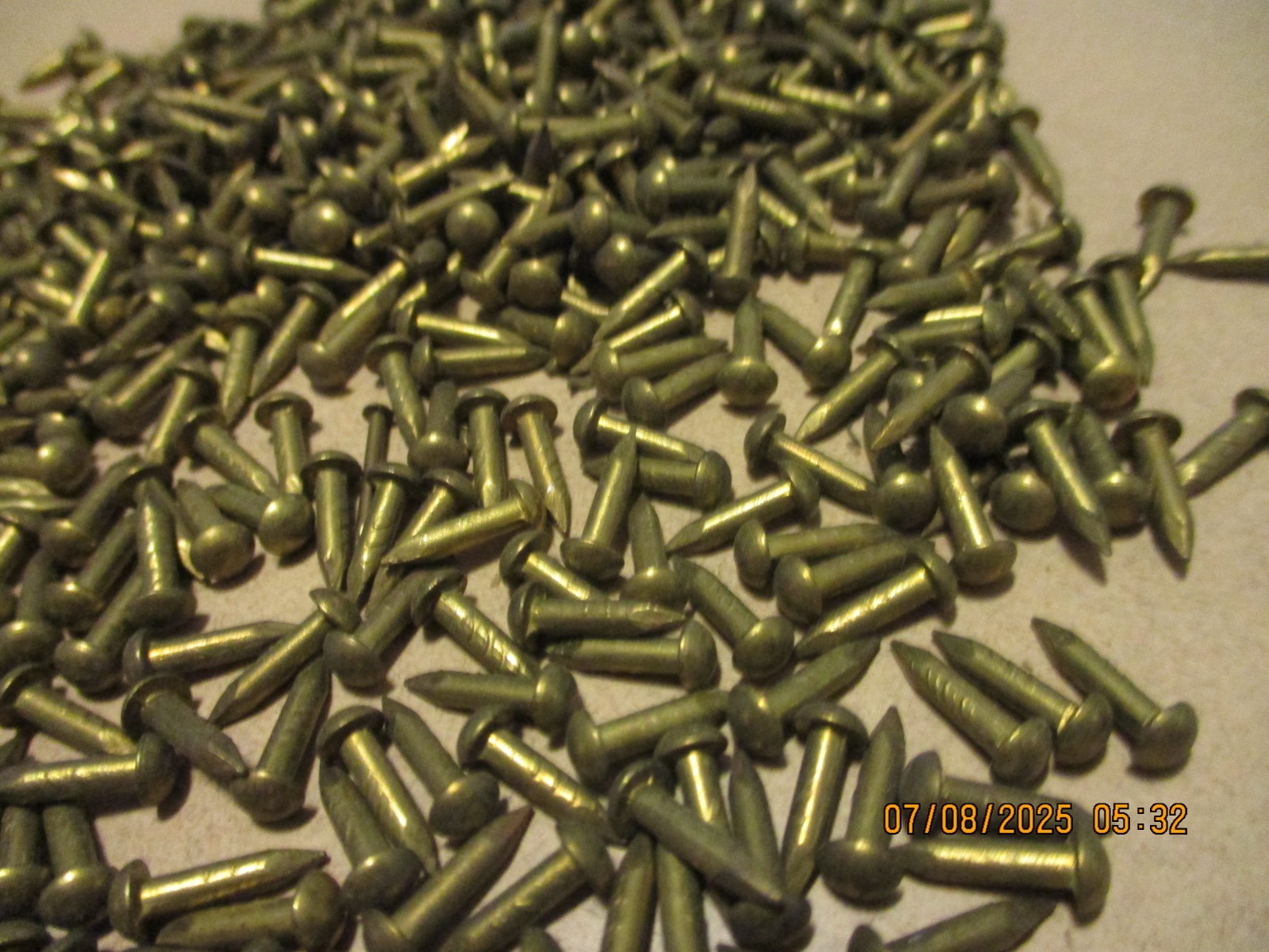 100--VINTAGE NOS, 3/8" X #14, SOLID BRASS, ROUND DOME HEAD ESCUTCHEON PINS-NAILS