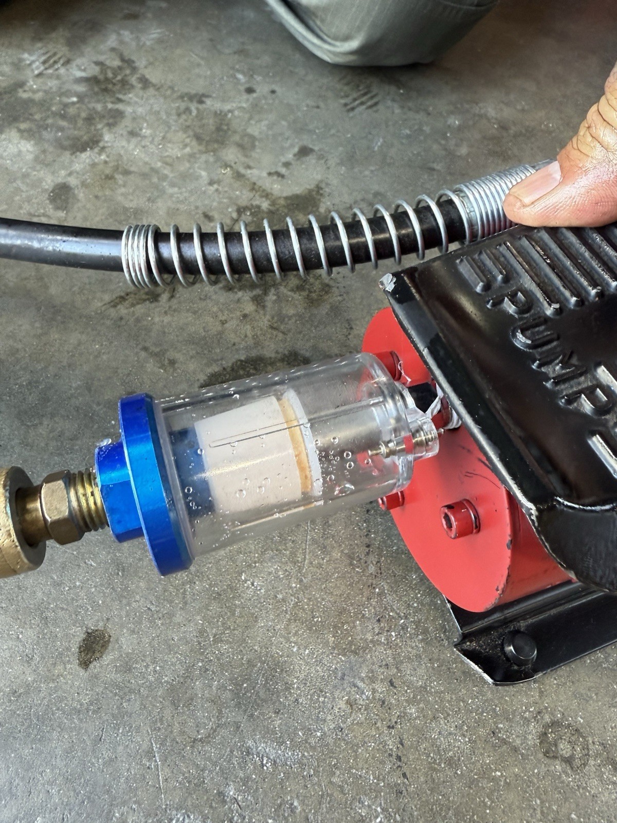 Inline 1/4" Compressed Air Oil & Water Separator Trap Filter for Compressor Tool