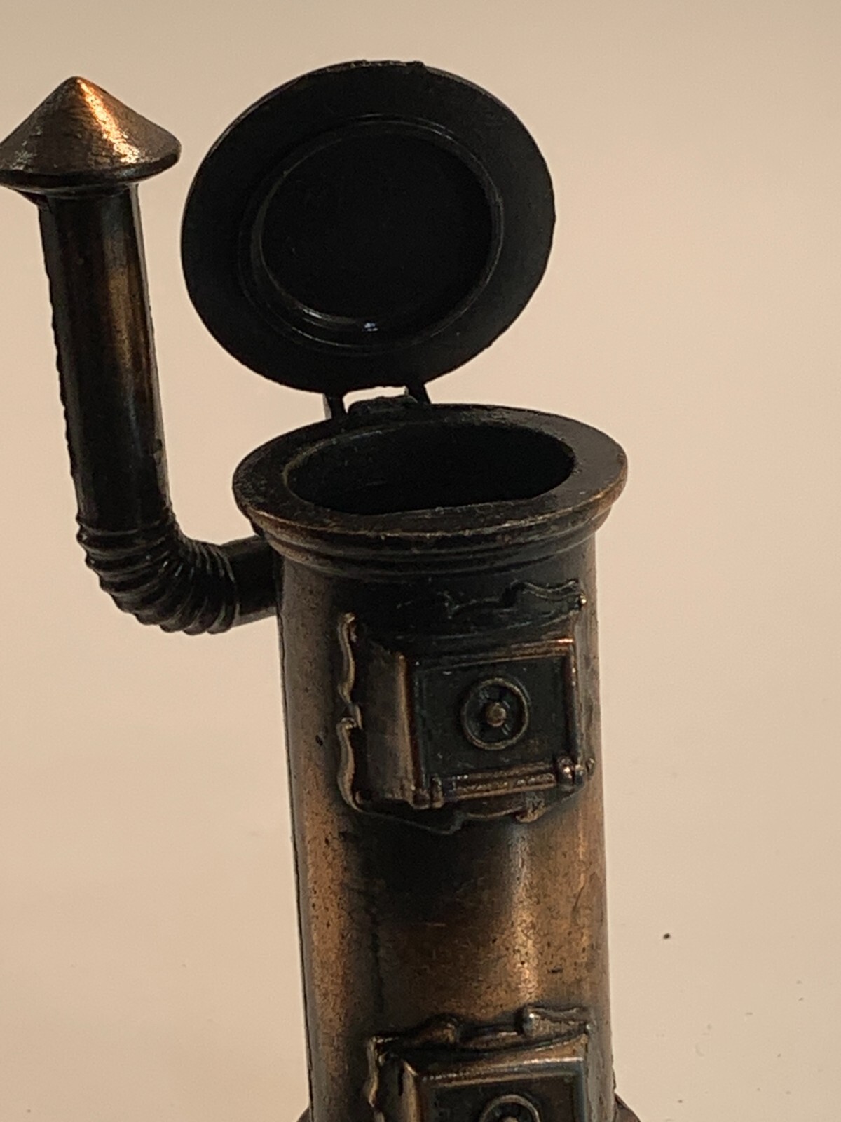 Vintage Die Cast Pencil Sharpener "Late 1800s Cast Iron Style Stove" PSA3