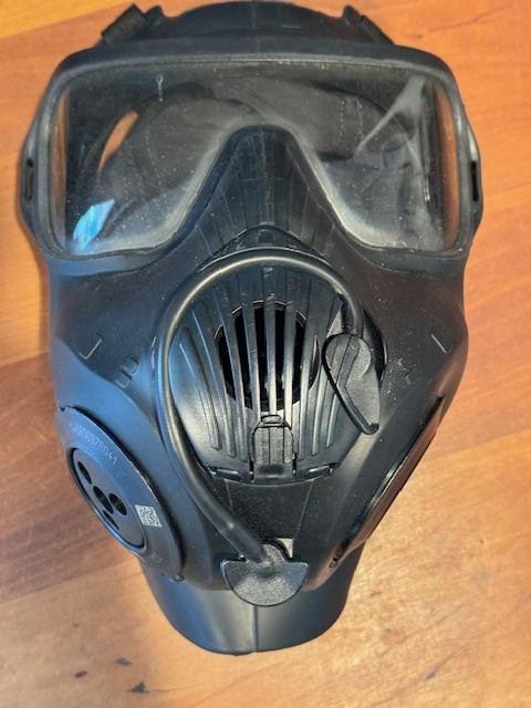 AVON C-50 PROTECTIVE GAS MASK SIZE LARGE