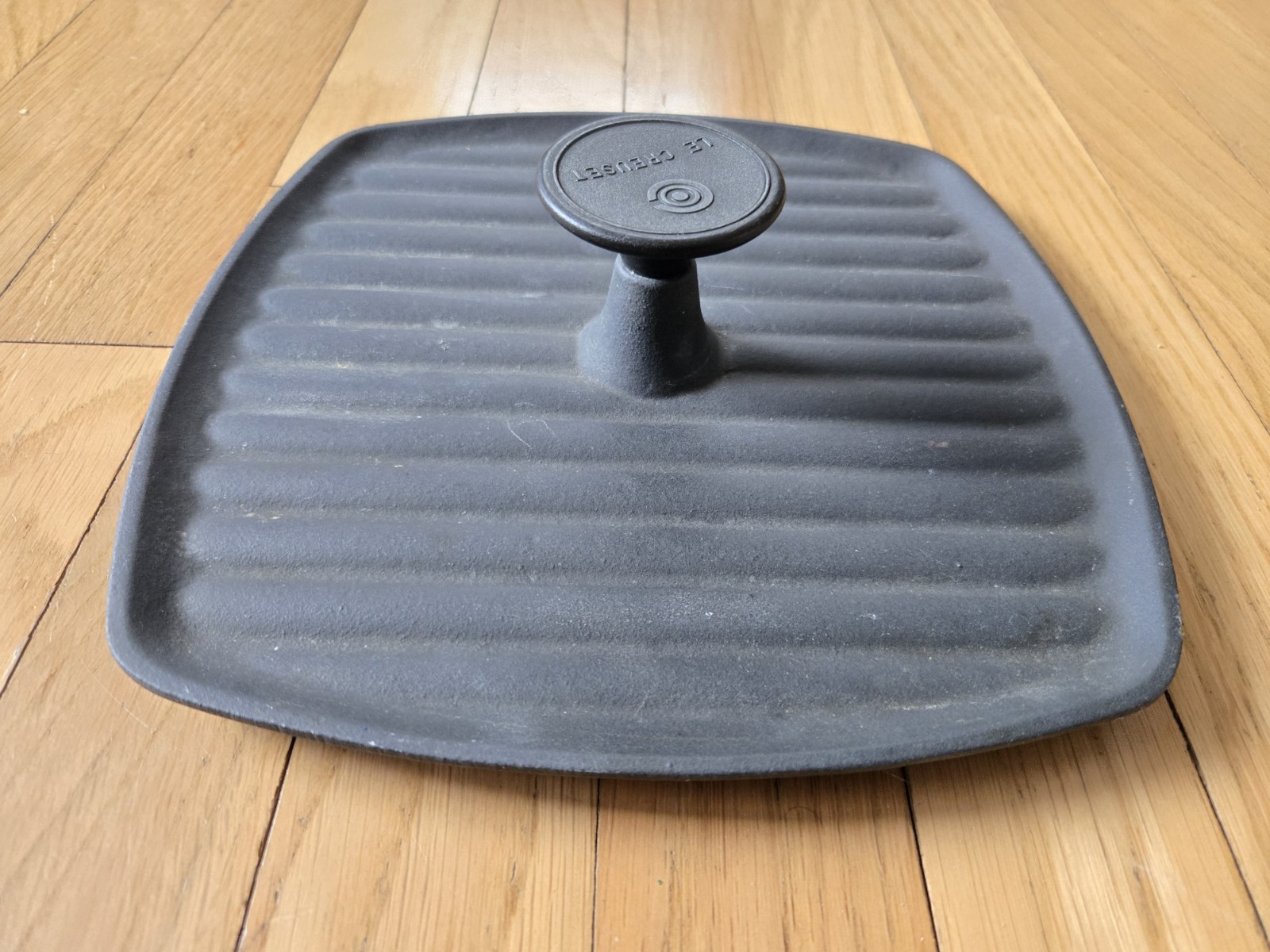 Le Creuset 9” Inch Square Matt Black Cast Iron Panini Press