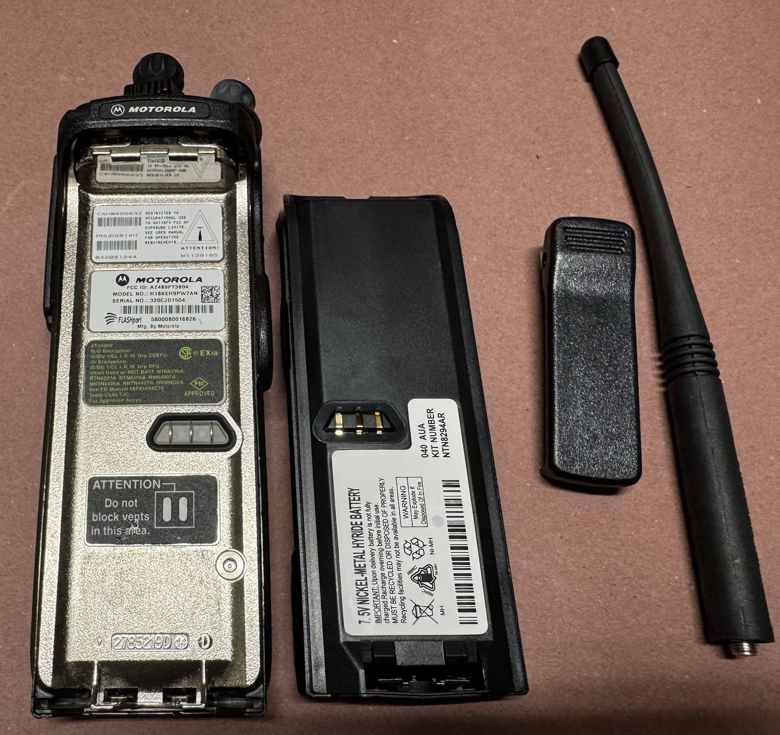 Motorola XTS5000R III VHF 136-174MHz P25 Radio AES-256 KEG3 H18KEH9PW7AN *NEW*