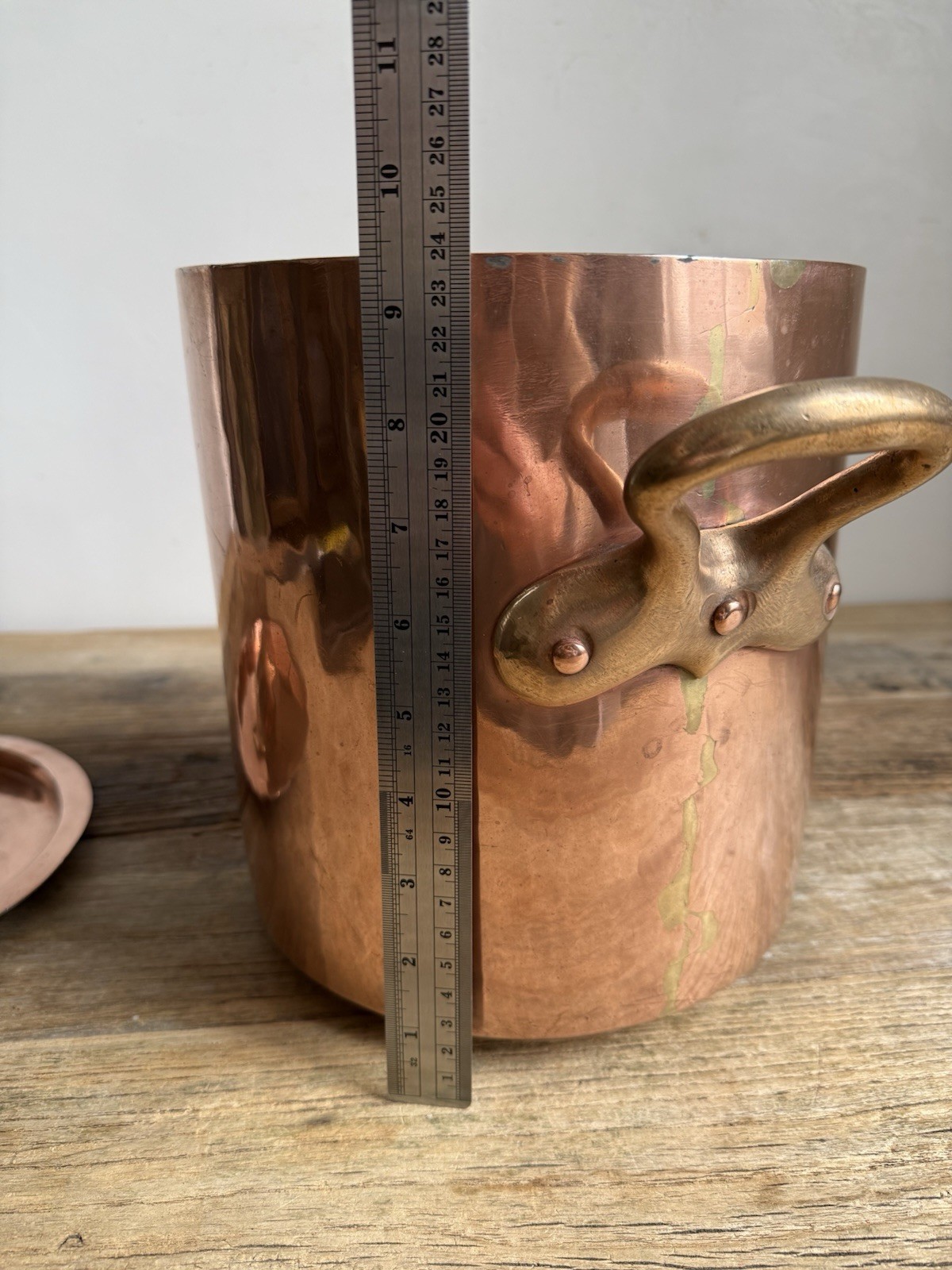Gorgeous Hand Hammered Antique Copper Stock Pot with Lid - Dovetailed - 22cm