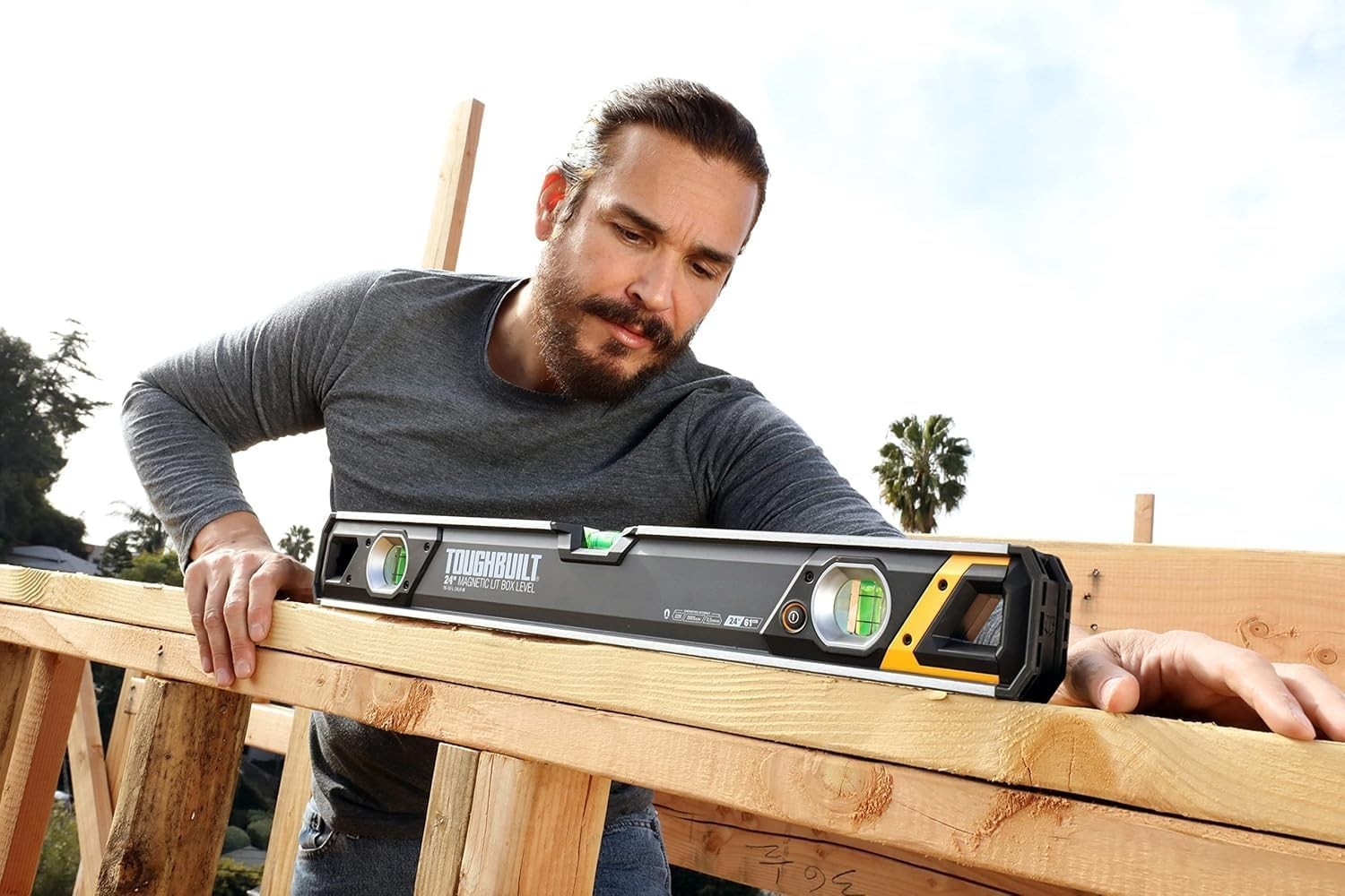 ToughBuilt – 24" Magnetic Lit Box Level