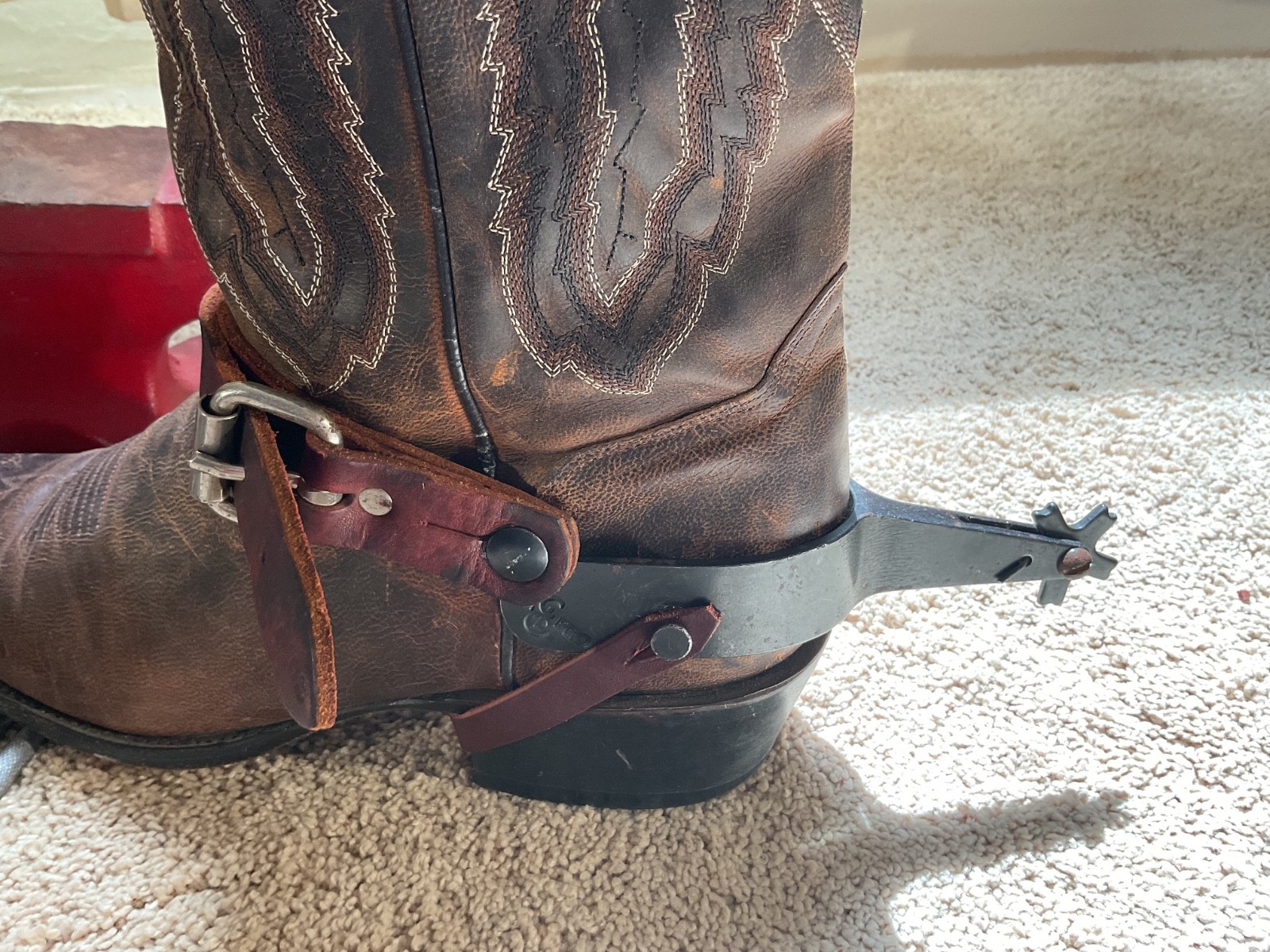 CGL bull riding spurs, the rowels can be unlocked for bareback riding.