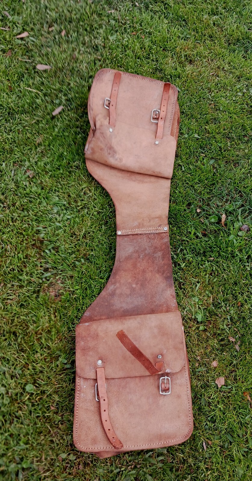 ** VINTAGE LEATHER SADDLEBAGS HORSEBACK WESTERN QUALITY DISPLAYS BEAUTIFUL!*