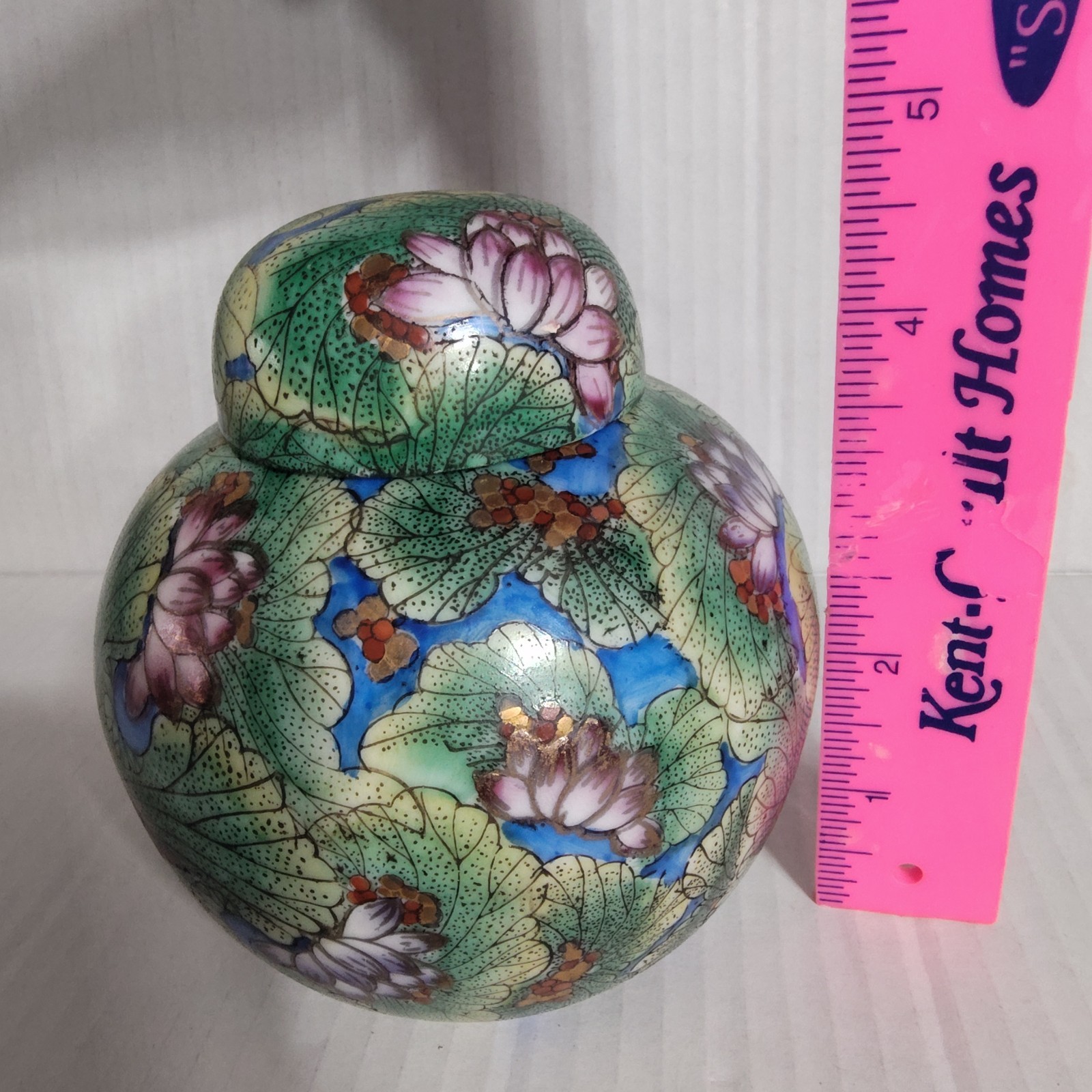 VTG CPC Macau Hand Painted Porcelain Ginger Jar Pink Lotus Floral Lidded 4.5 in