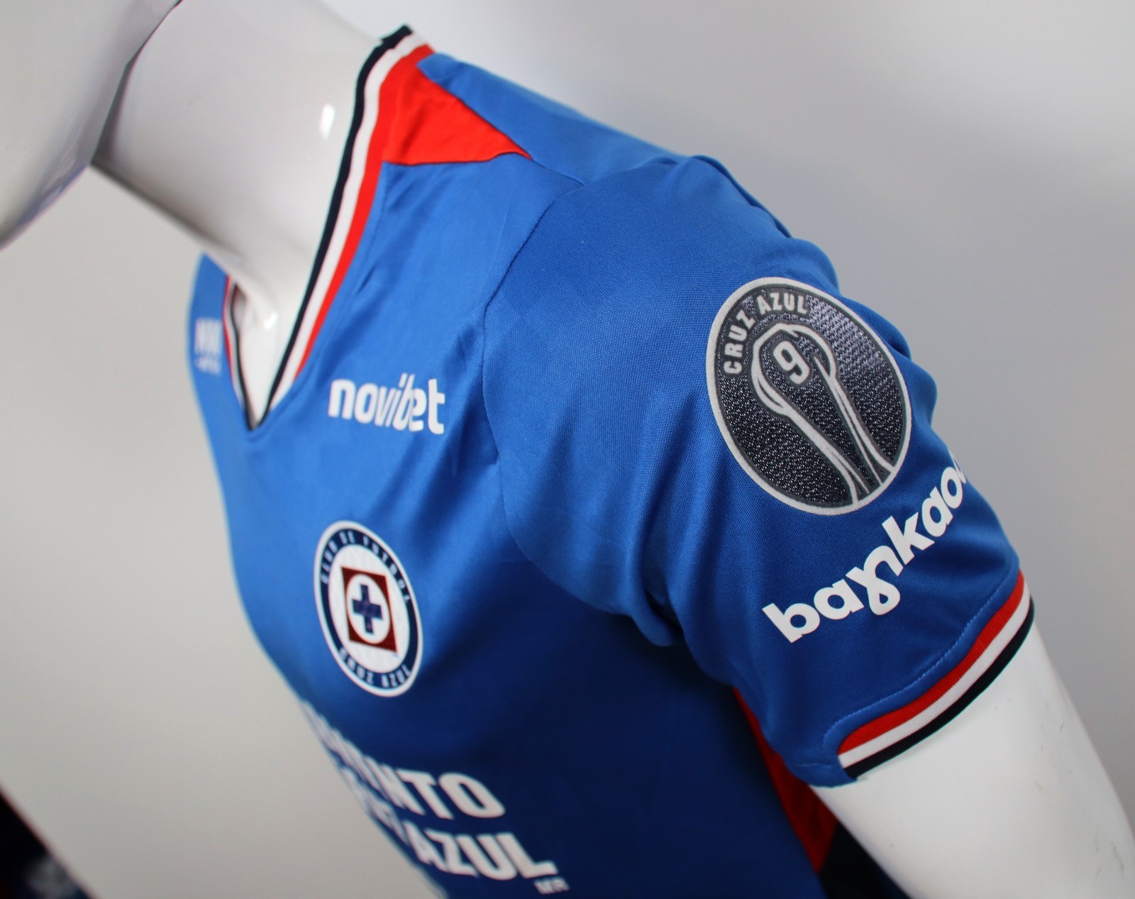 CRUZ AZUL LOC 25/26 CON PARCH LIGA MX (Talla Reducida) slim fit LEER DESCRIPSON