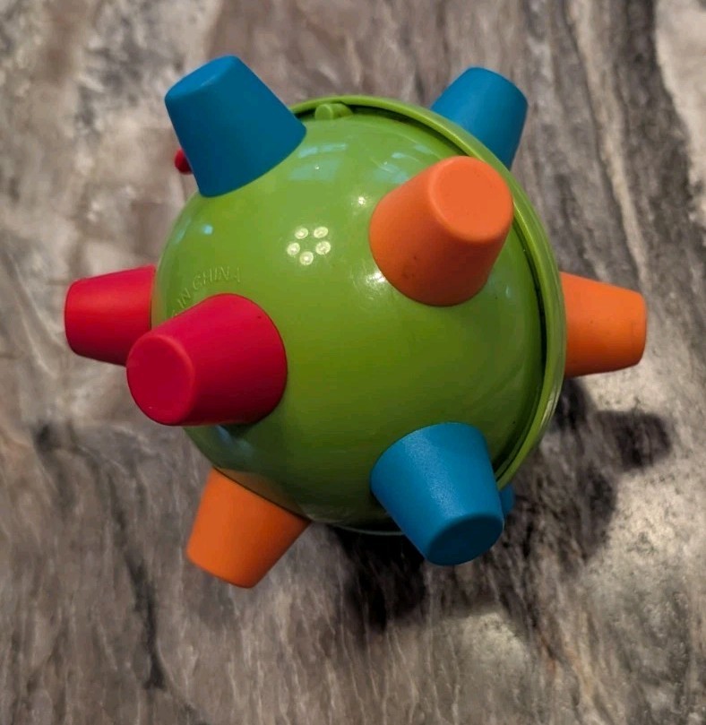 Spark Bumble Ball Vibrating Bouncing Ball Kids 90s Toy Rumble Ball Green