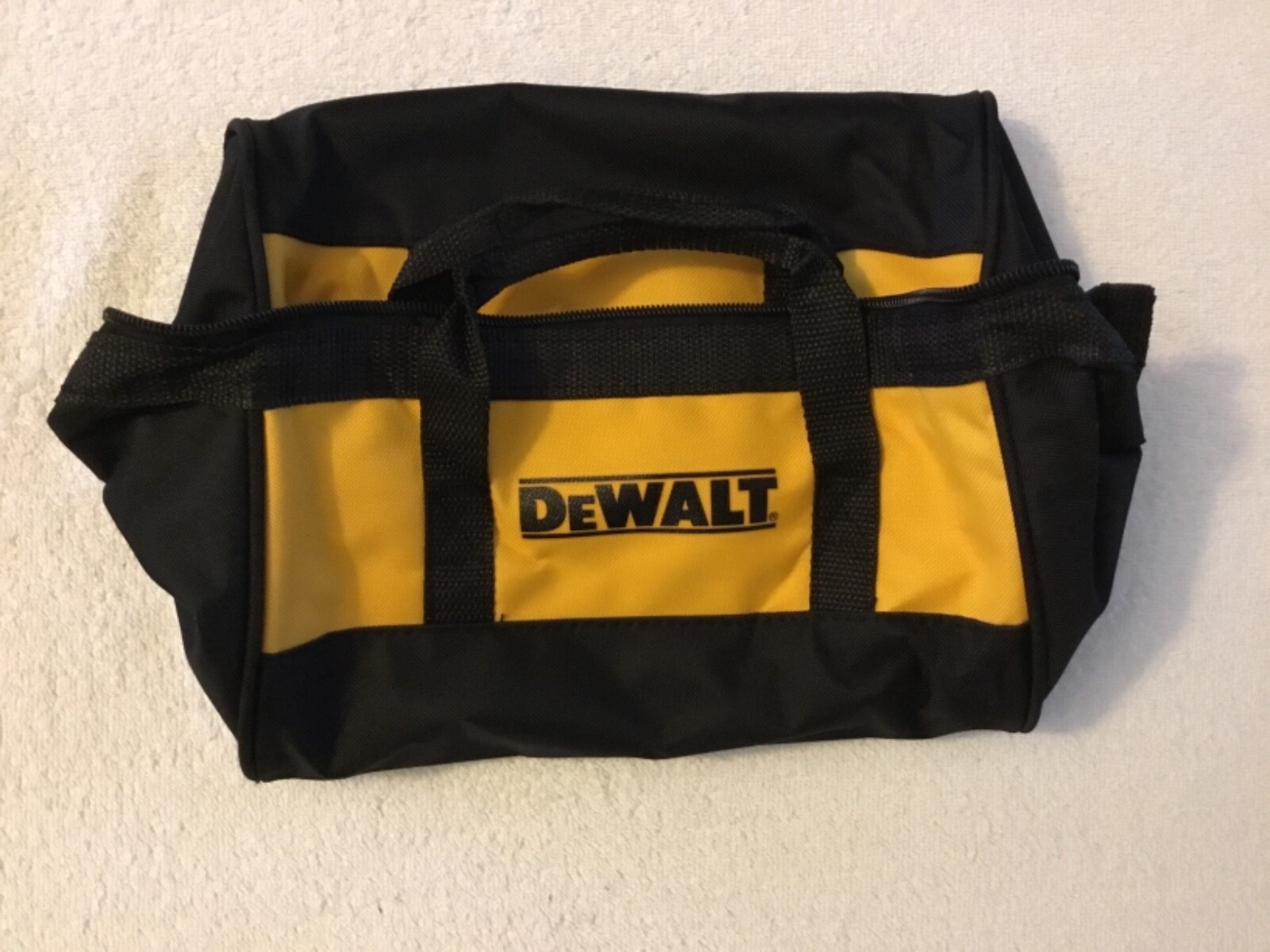 New Dewalt 11” Heavy Duty Ballistic Nylon Tool Bag 11” x 8” x 7”