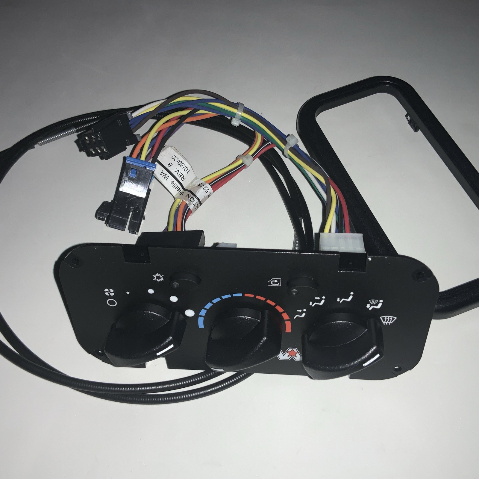 Freightliner A22-73379-004 OEM Heater Control Panel, NEW.(240)