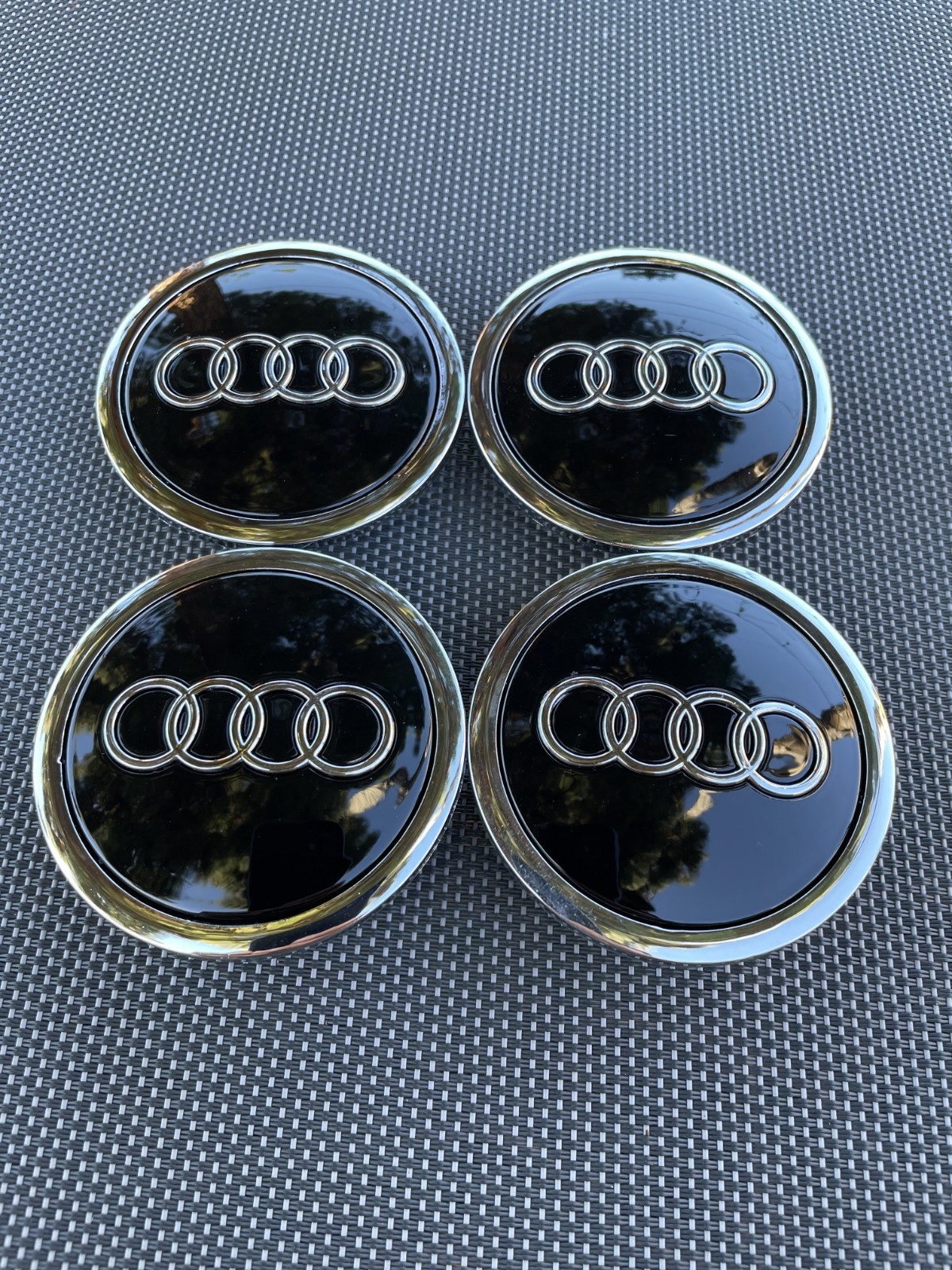 AUDI 4x BLACK - CHROME 69 mm/2.72in Wheel Rim Center Hub Cap
