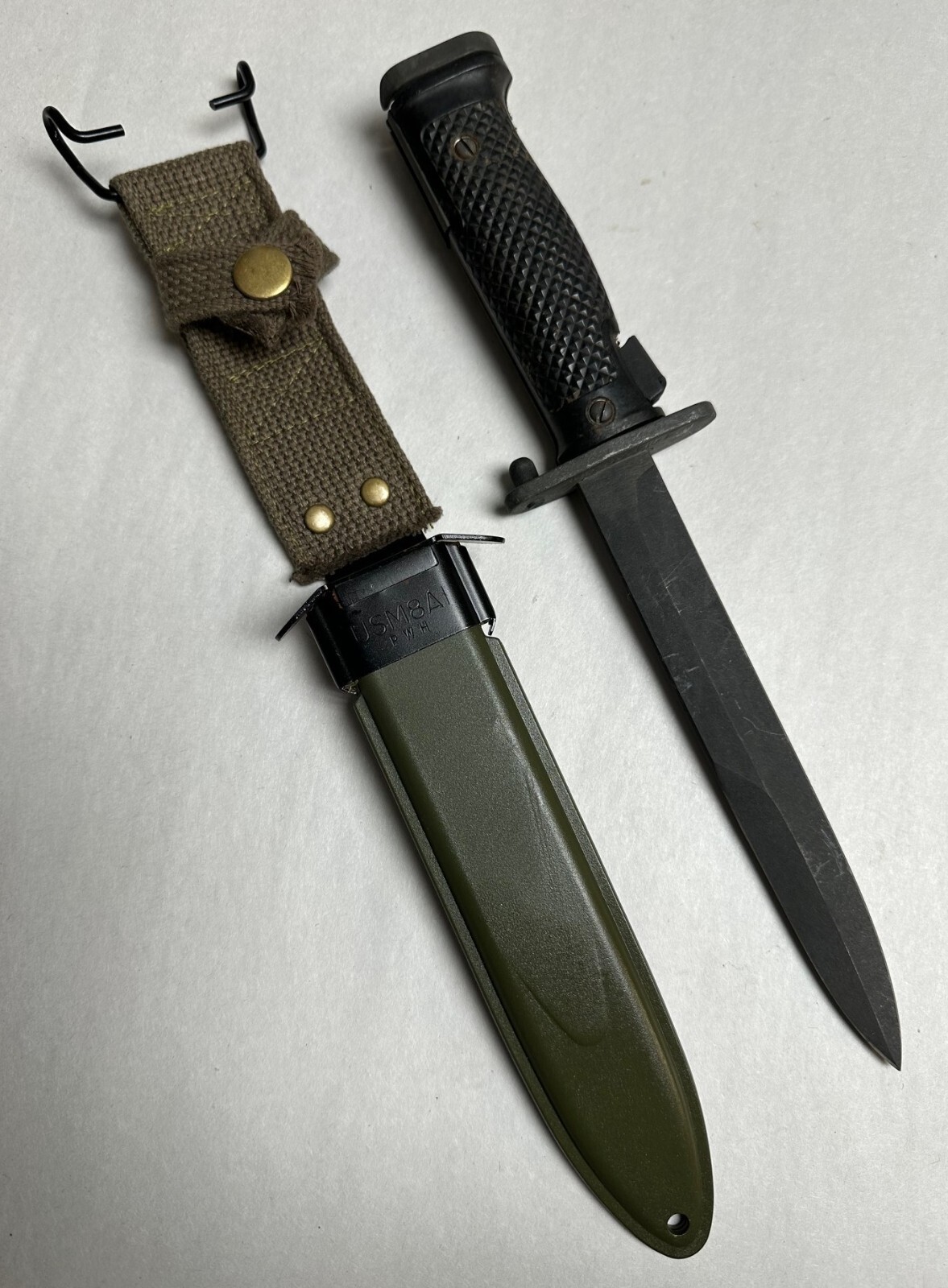 US GI M1 GARAND M5A1 BAYONET WITH M8A1 SCABBARD. SOLD "AS IS".