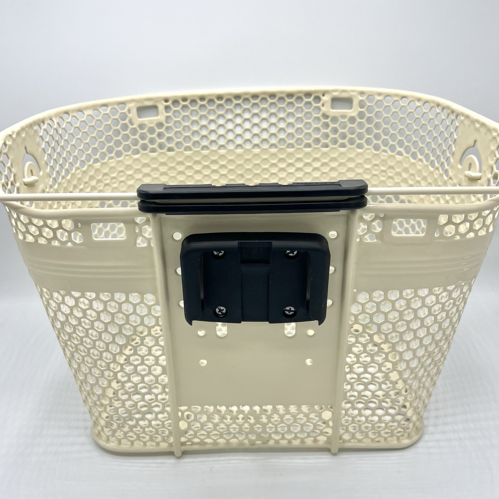 Electra Bike Bicycle Metal Basket Cream Pale Yellow No Mount or Hardware