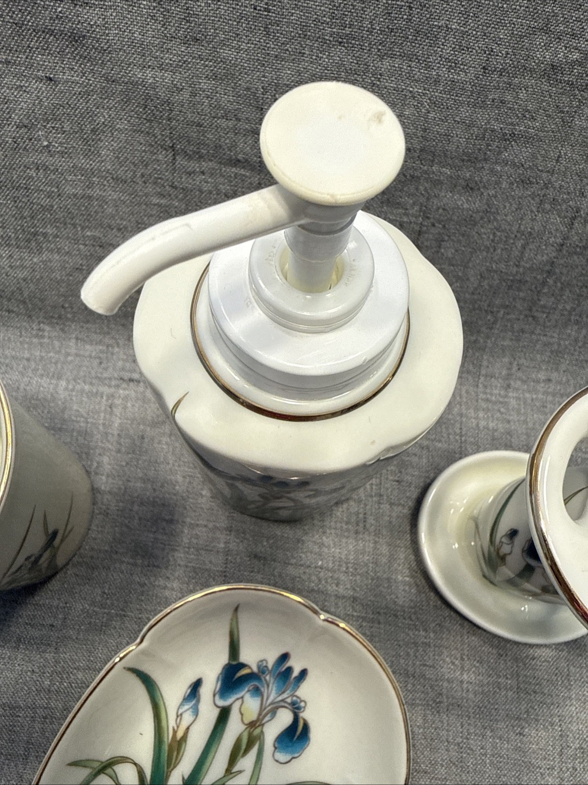 Shibata Porcelain Set Blue Iris Cup Toothbrush Soap Pump Dish EUC