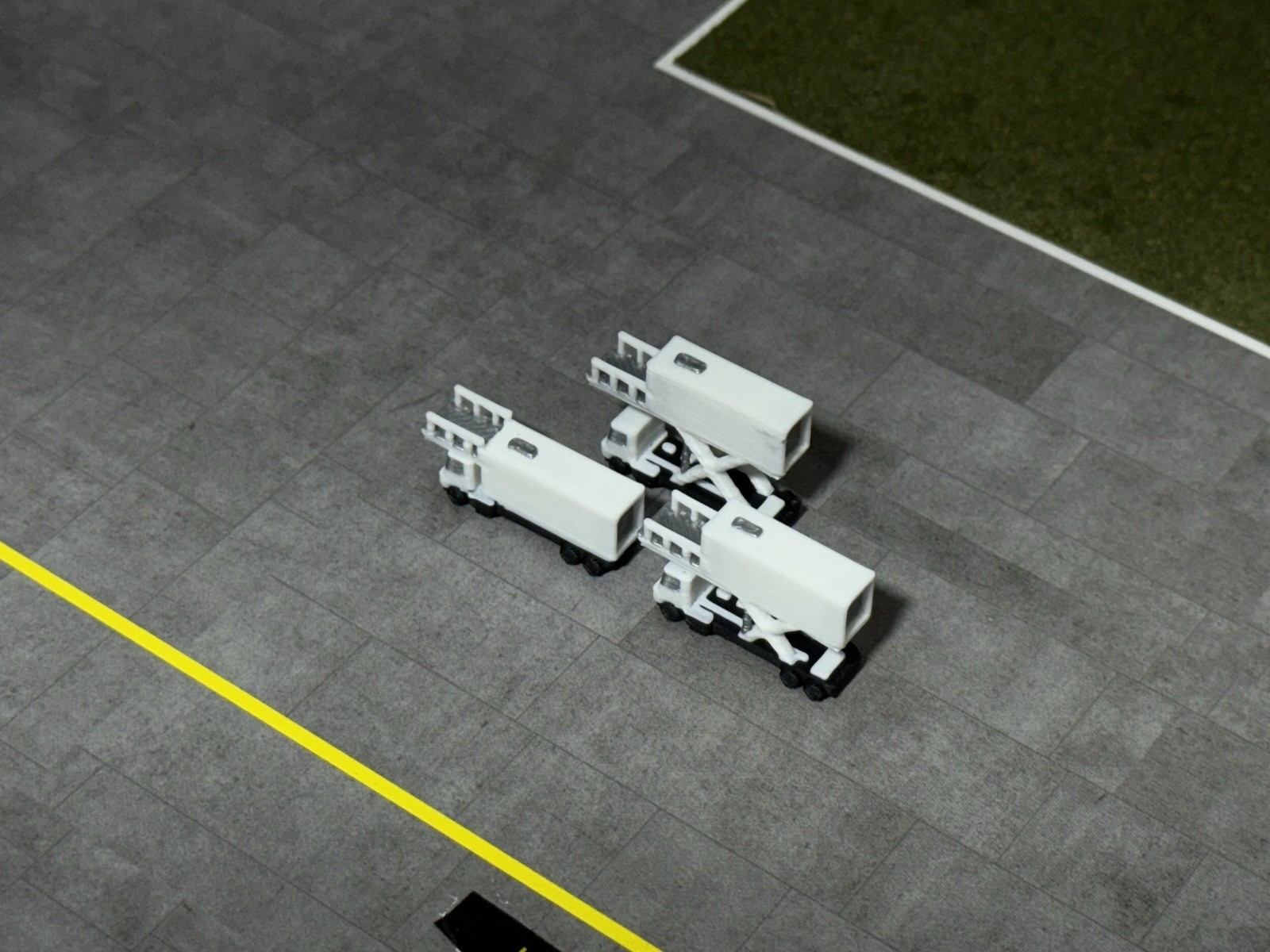 1:400 SCALE GENERIC GSE DELUXE: Airport Accessories