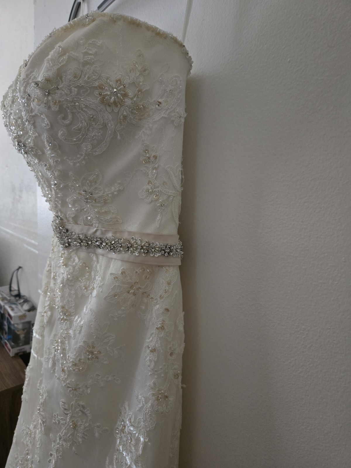 CB Couture Ivory Lace Mermaid Wedding Dress Size 6 Sleeveless Sweetheart