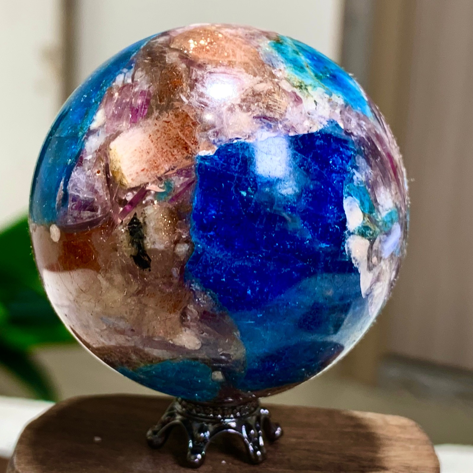 156G Natural Blue Aptite +Sun Stone purple lepidolite Sphere mineral sample