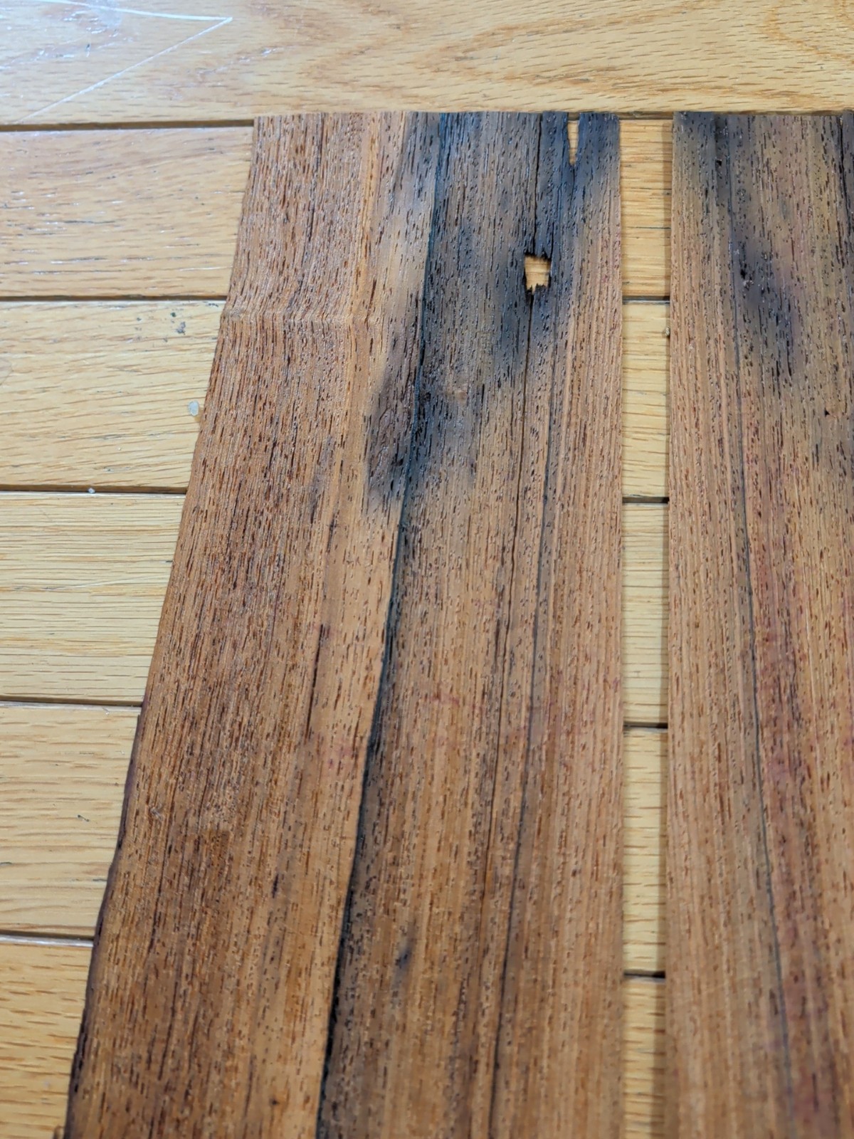 4 pcs San Domingo rosewood wood veneer 4 1/8" x 21" ea hole cracks 6" wi.