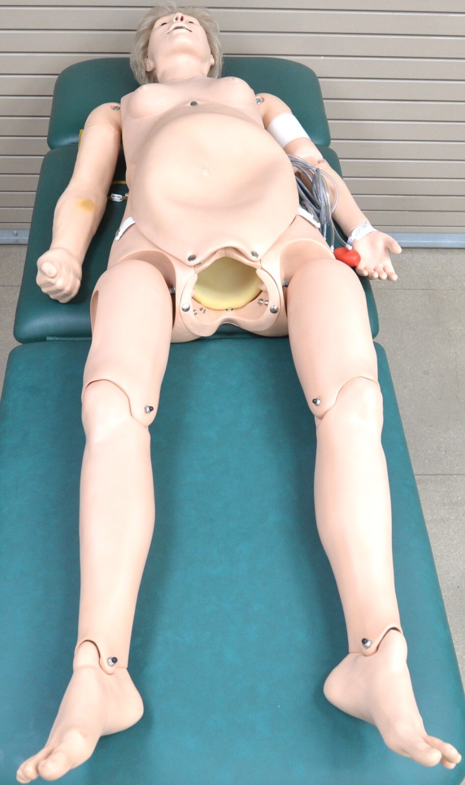 Gaumard S550/S551 Noelle Maternal & Neonatal Care Birthing Simulator