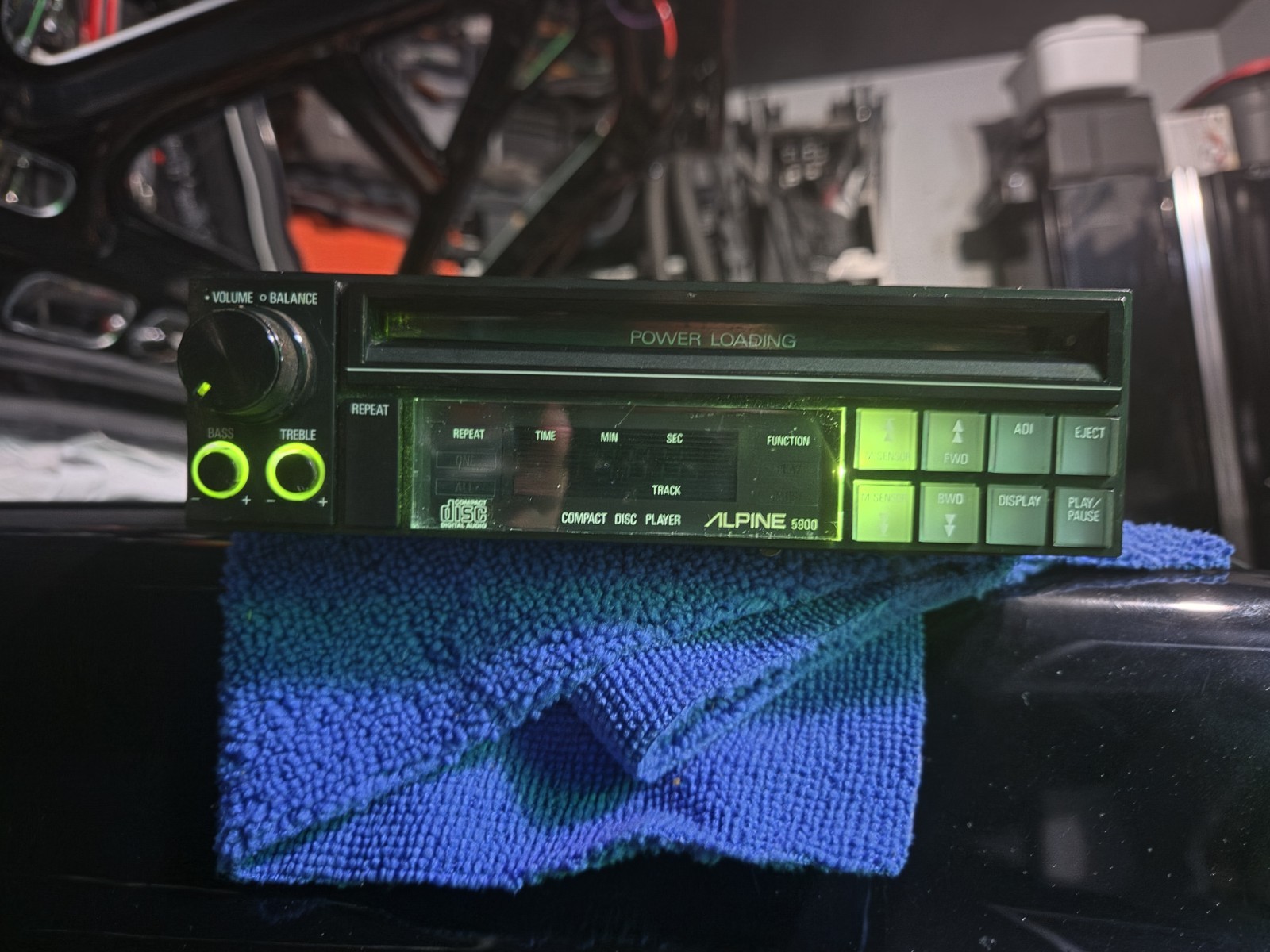 Alpine 5900 CD Radio Untested, for parts