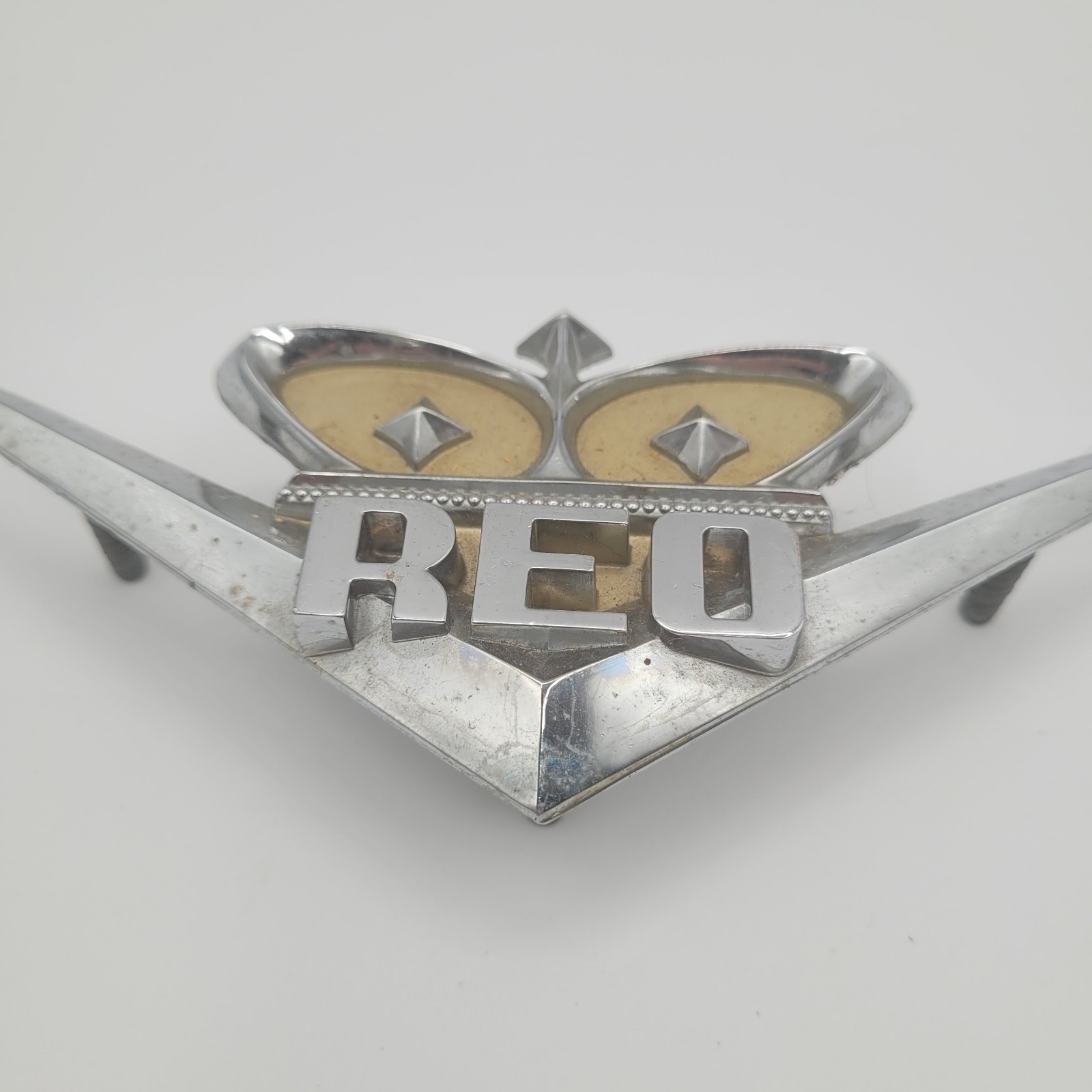 Diamond REO Emblems Vintage 1960s Badge #2770Y2 DIAMOND REO HEAVY DUTY TRUCKS