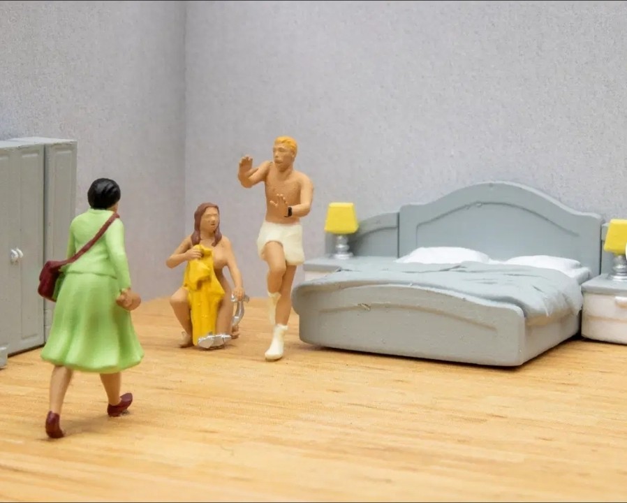 Noch " In Flagranti" Figures Set 16601 HO Scale