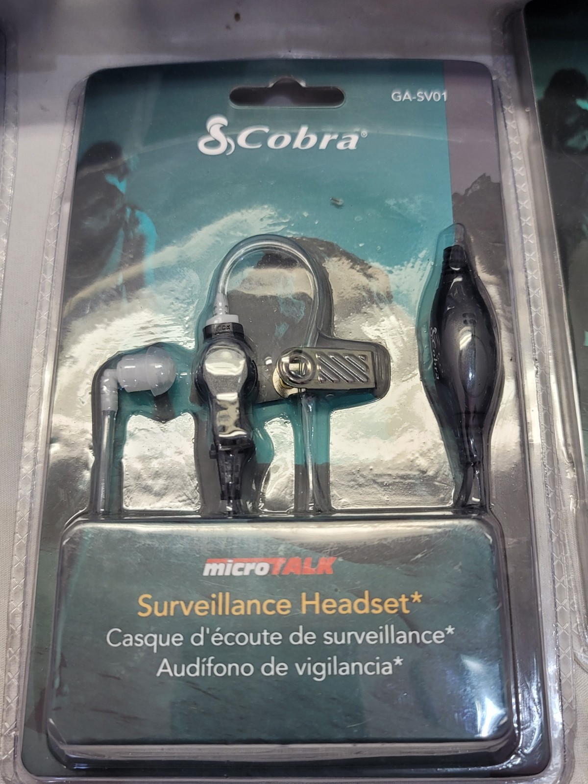 6 NEW Cobra PX500 Walkie Talkies Business Radios up to 12 hr run-time, 6 earbuds