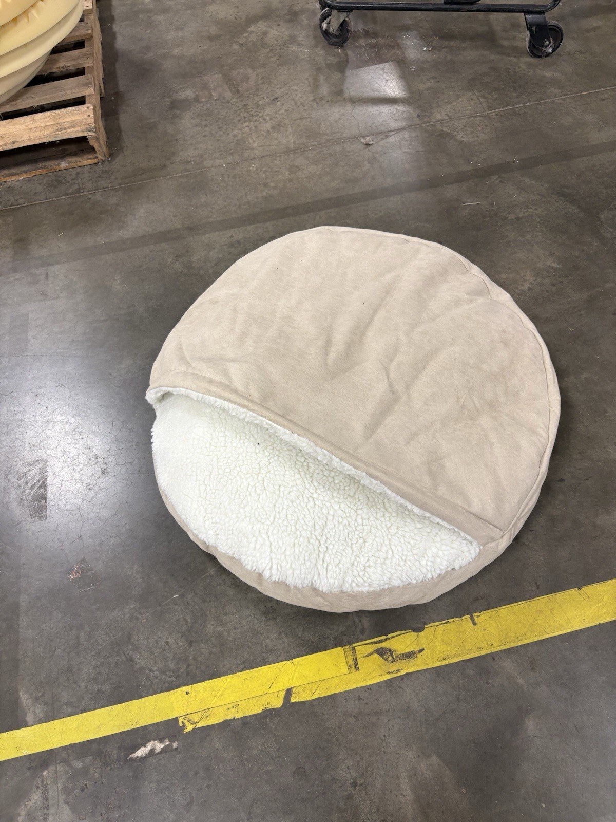 snoozer cozy cave dog bed X Large Buckskin
