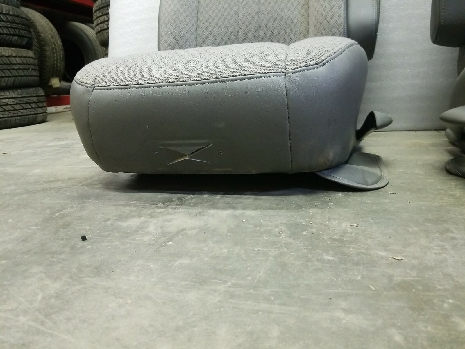 97-23 Chevy Express/GMC Savana Van Pair LH & RH Gray Cloth Power Bucket Seats