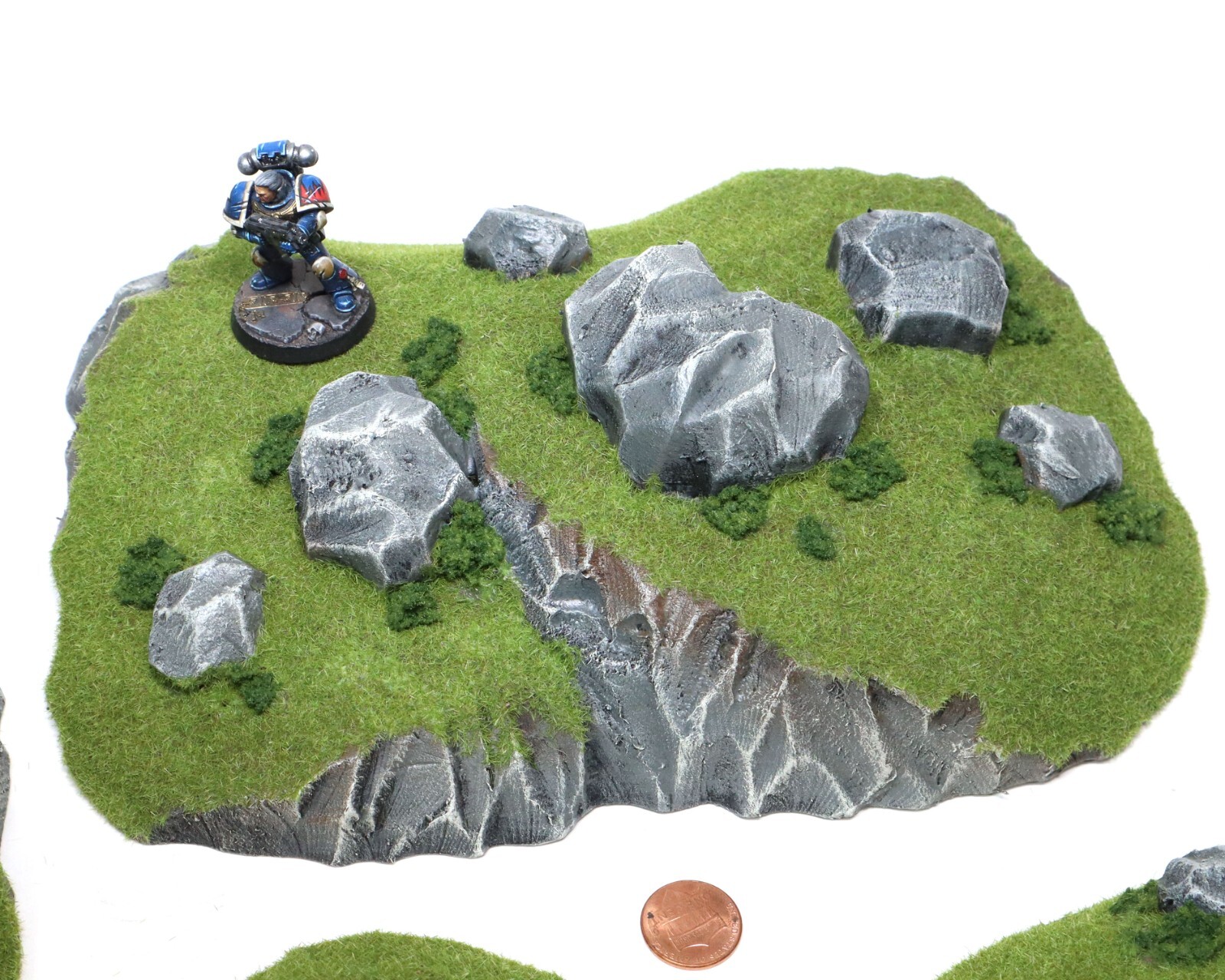 Grassy Terrain w/ Rocky Outcroppings Set of 5 – for Warhammer, Wargames, D&D