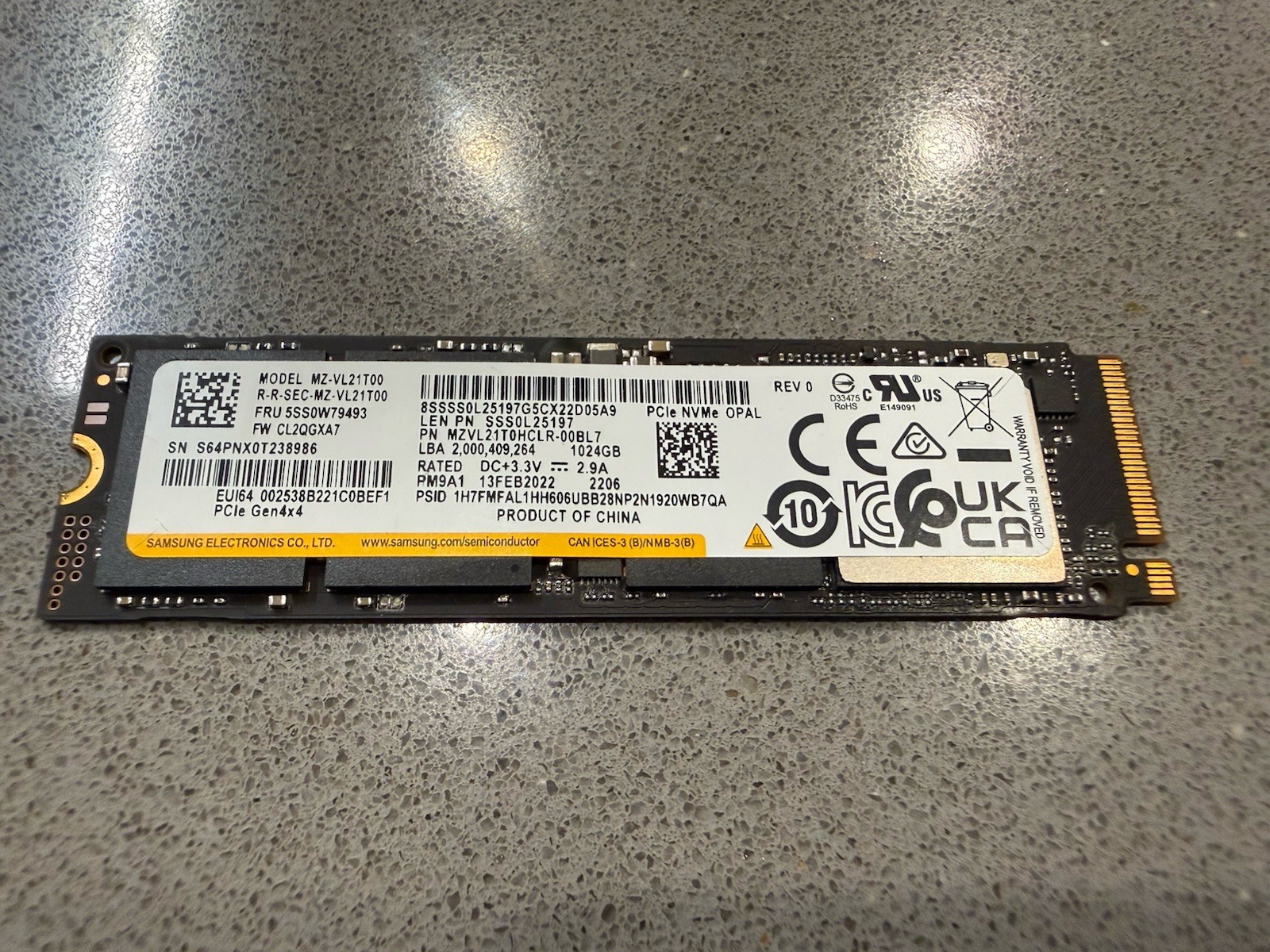Samsung PM9A1 NVMe 1TB PCIe 4.0 X4 M.2 2280 Solid State Drive (SSD) MZ-VL21T00