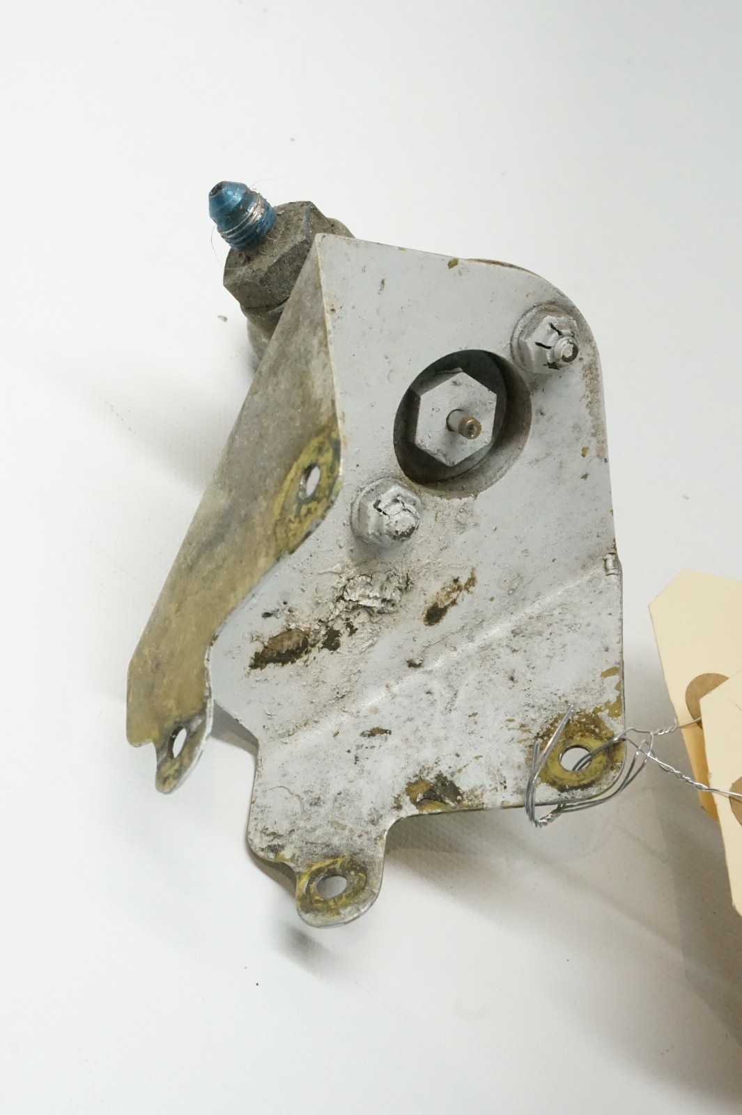 1976 Piper Aztec F PA-23-250 Timer Check Valve & Bracket, 31810-000 / 31495-000