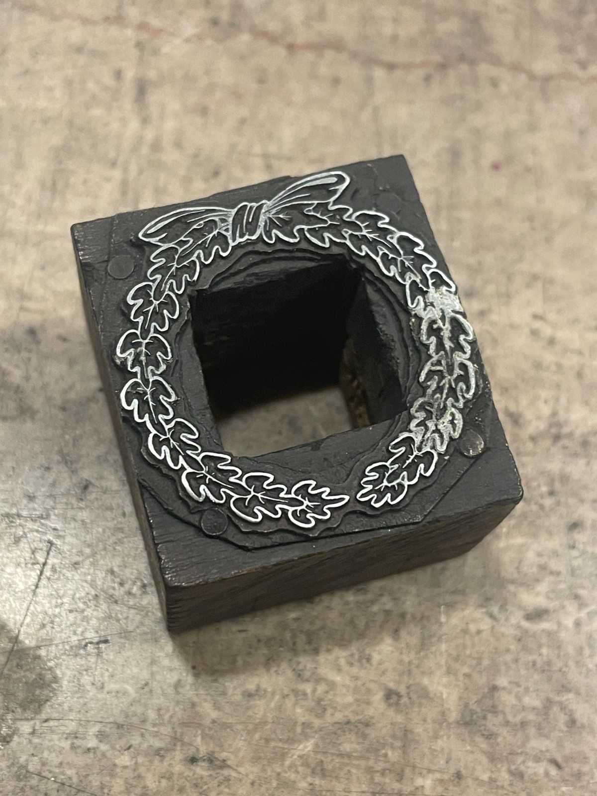 Printing Letterpress Printers Block Mortised Wreath Border Holiday (1659)