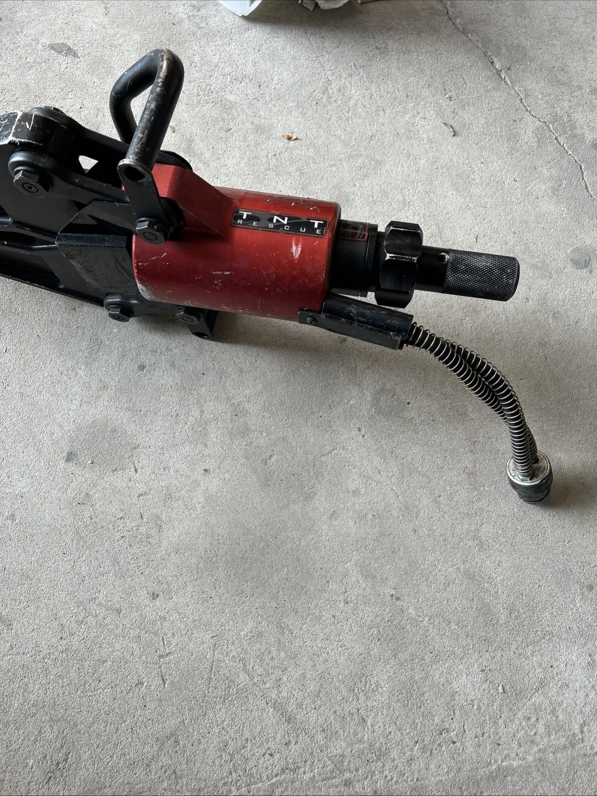 TNT Rescue S-200-28 high pressure spreader Jaws Of Life