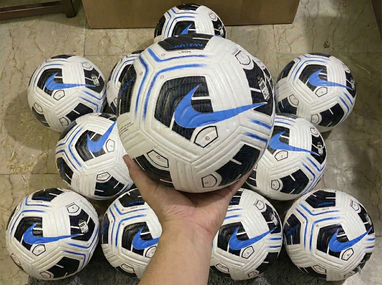 Bulk/Lot of 10 Nike Academy Soccer Training Balls Perfect for Training &Practice