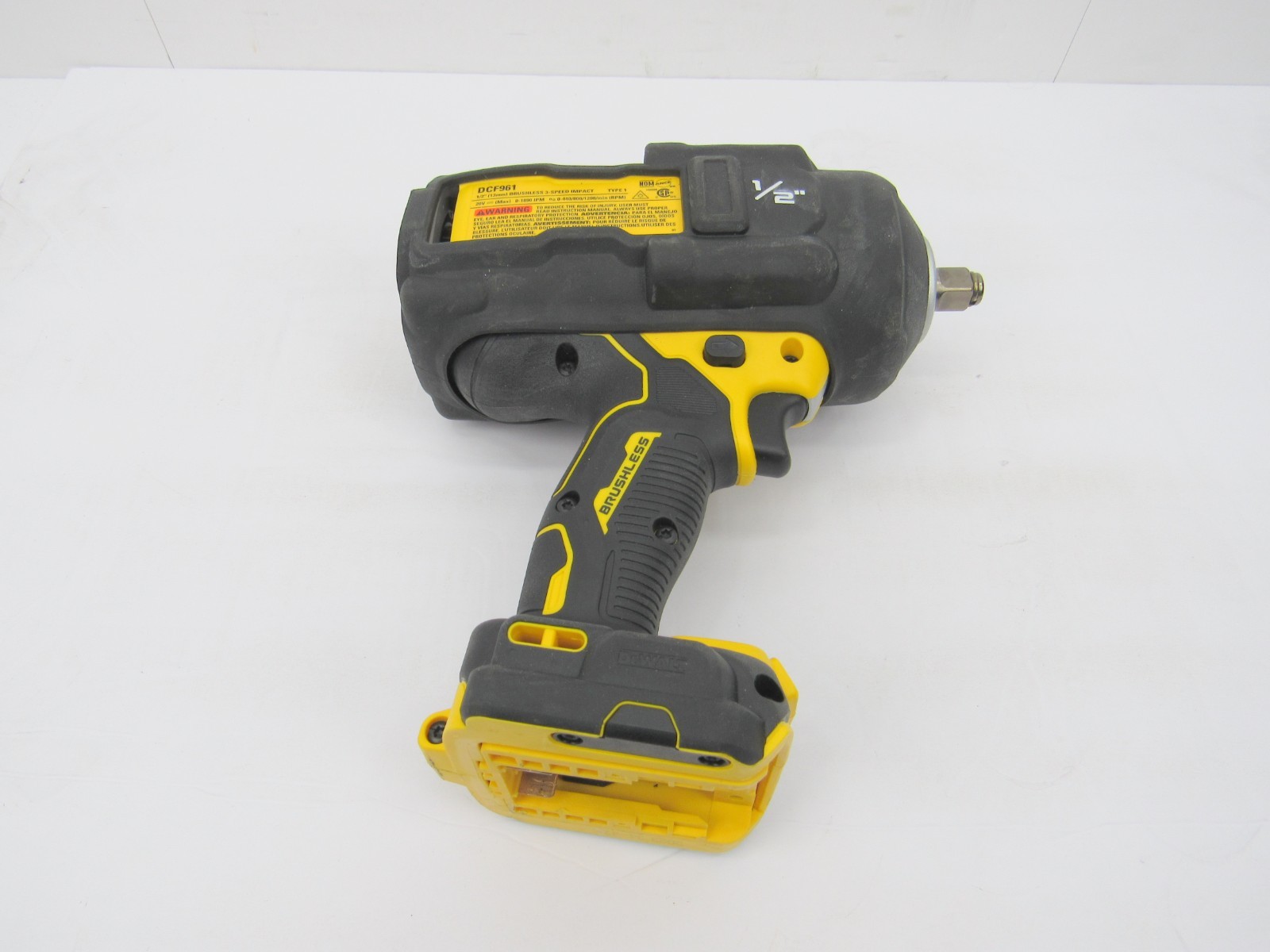 DEWALT DCF961B 1/2 In Hi Torque Impact Wrench 20V MAX XR Cordless with cover