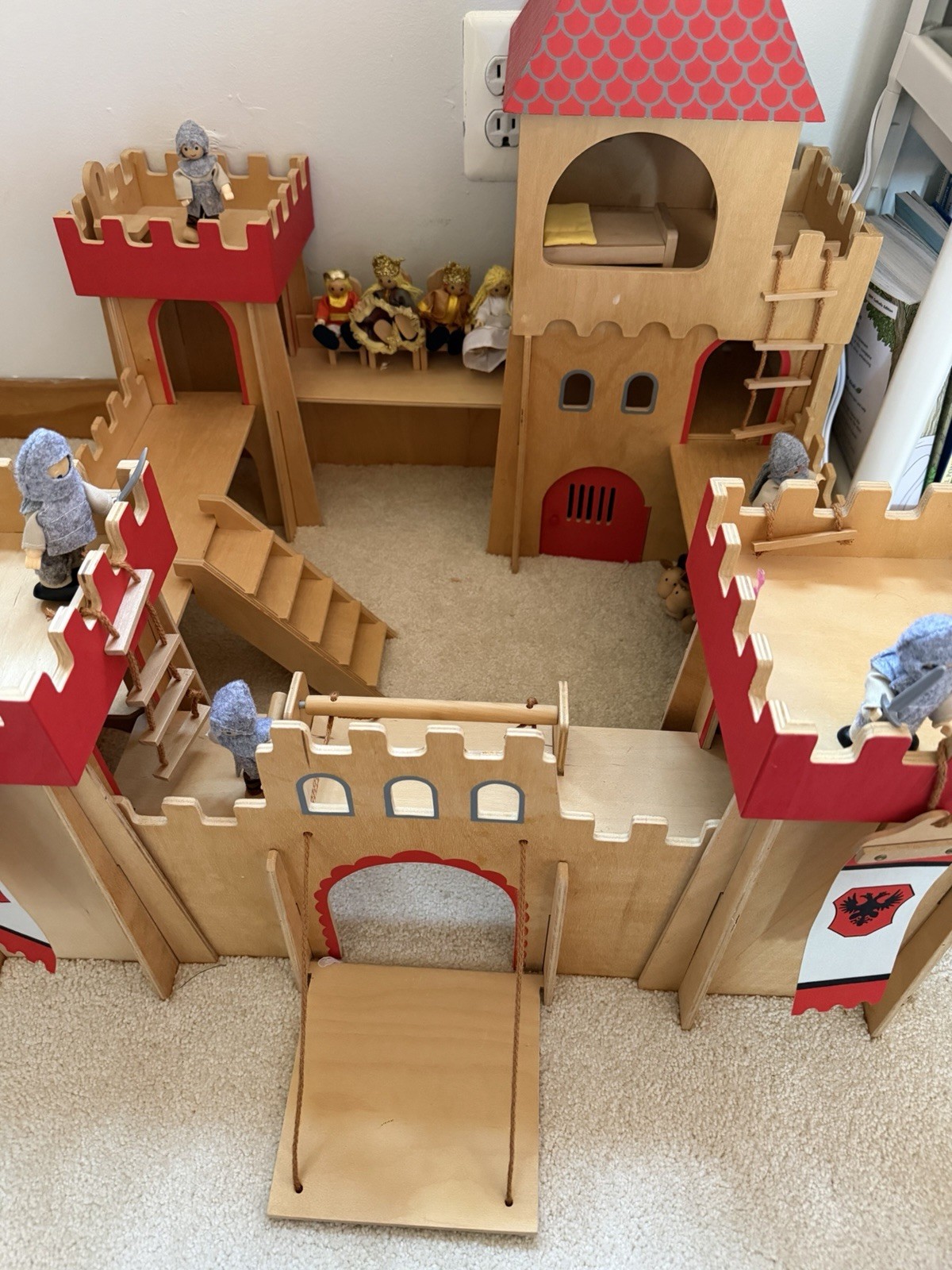 Classic Wooden Castle Set With Horses, Knights, Royalty. Easy Assembly