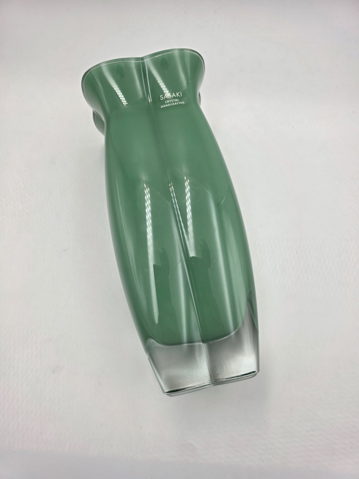 VTG Sasaki Crystal Handcrafted Spring Green Art Glass Vase 8.75" Japan Modern