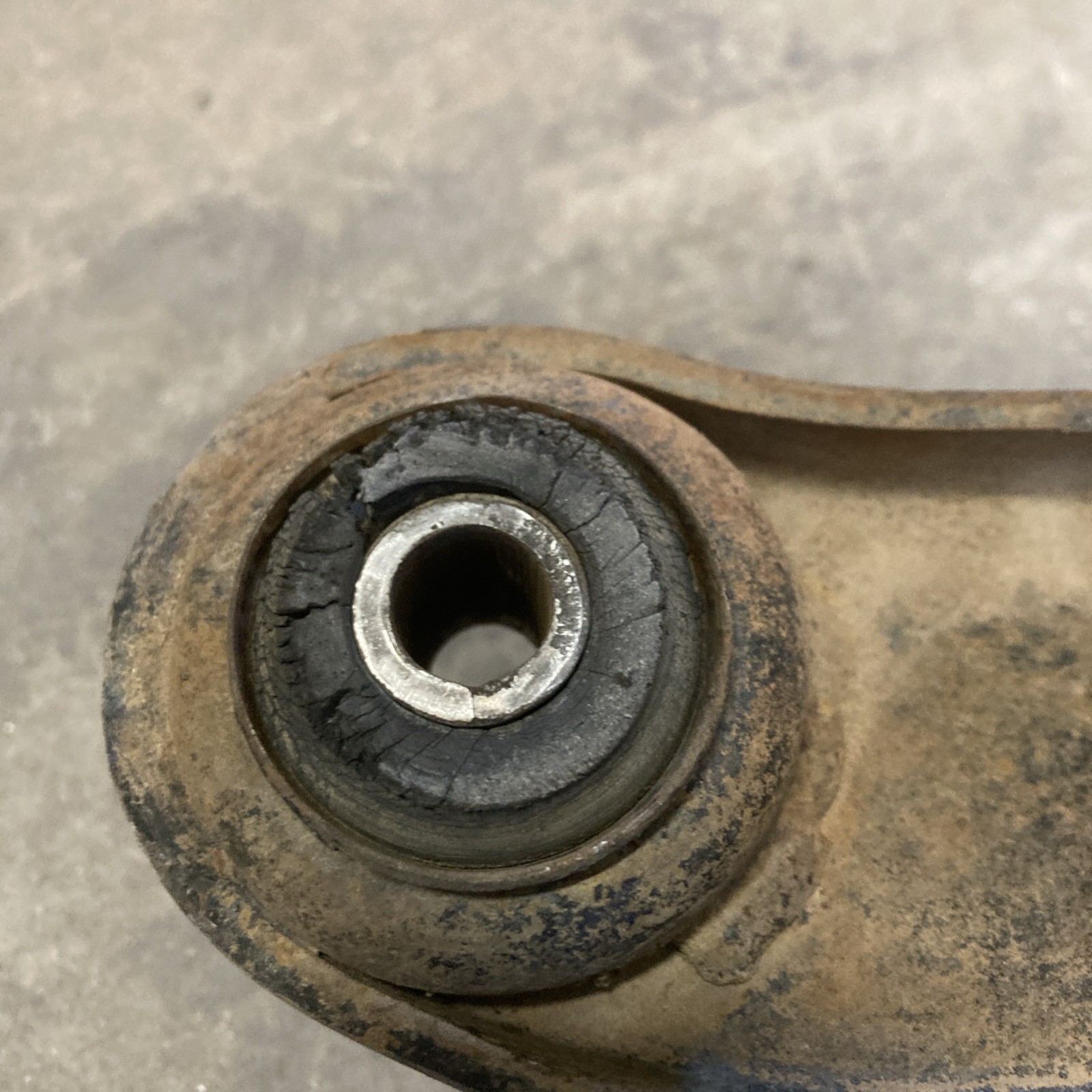 1980-1996 FORD F150 Bronco Dana 44 TTB 4x4 FRONT RIGHT AXLE BEAM HOUSING USED