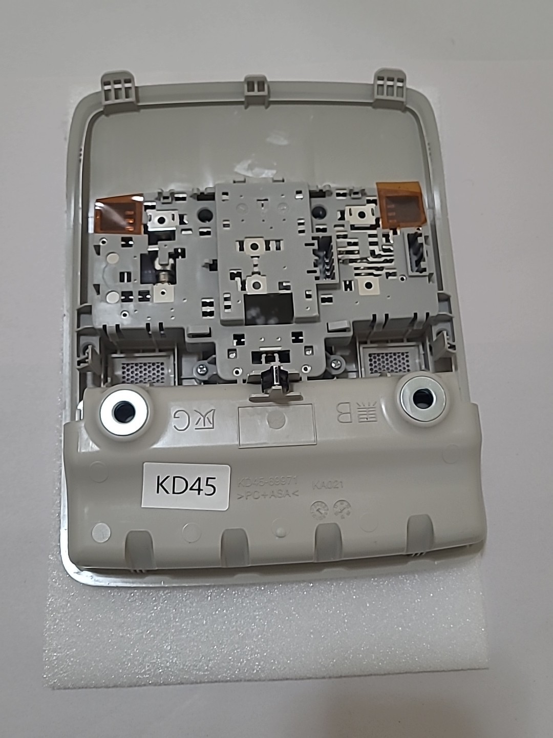 2018-2021 MAZDA 6 FRONT ROOF OVERHEAD CONSOLE DOME LIGHT KD4569971 TRIM_GT7